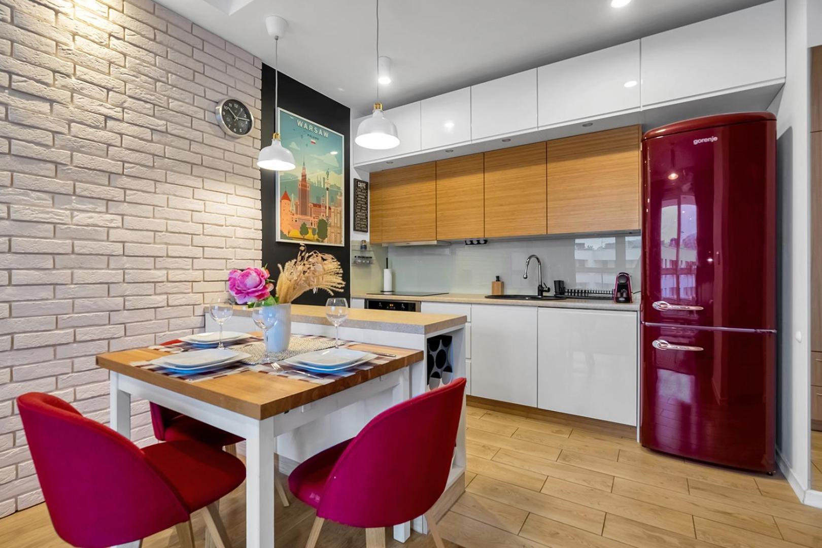 Apartment Wola - Parking, Balcony, Quiet & Quarter - By Rentujemy Warschau