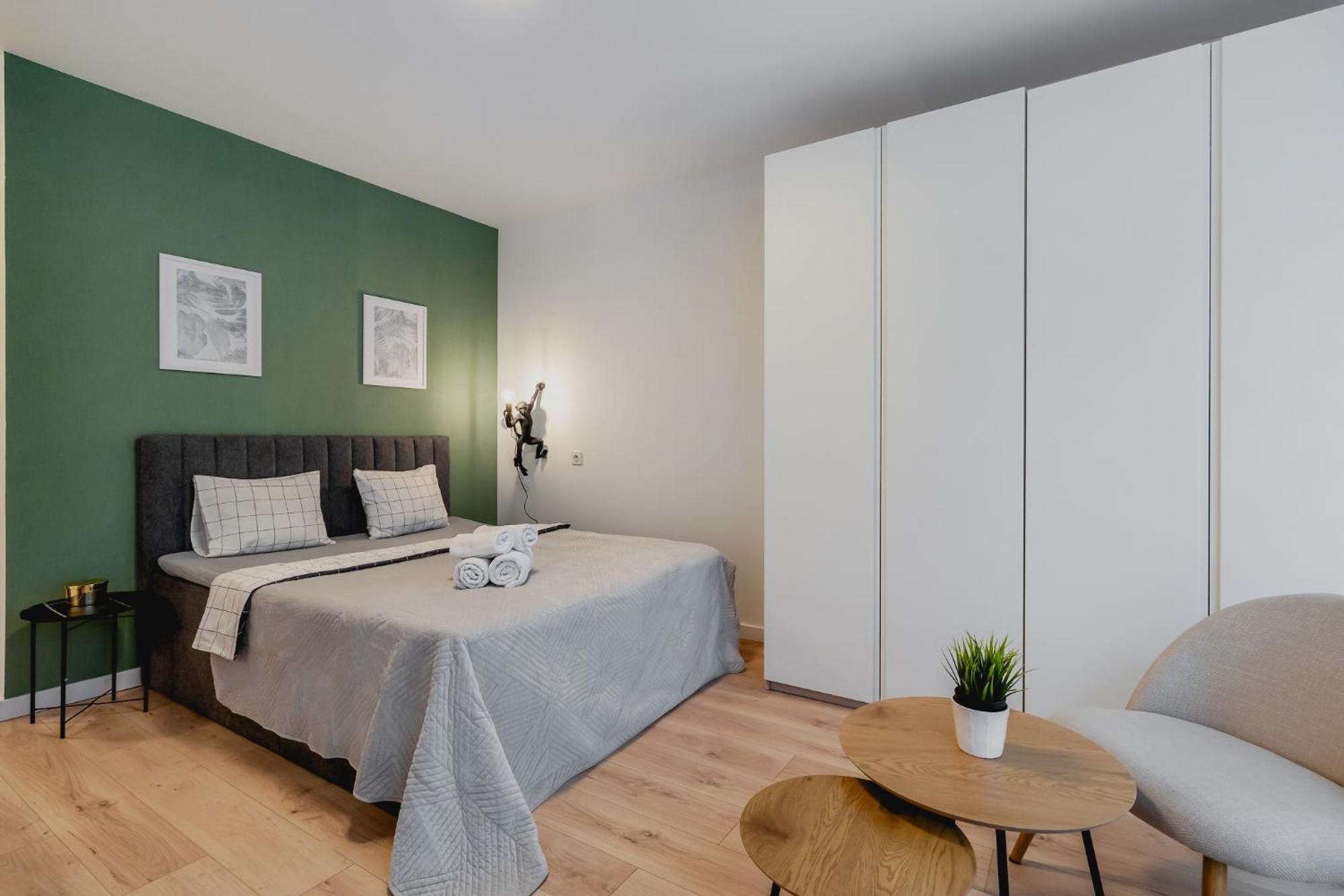 Apartment - Great Location-cozy With Balcony - Towarowa *