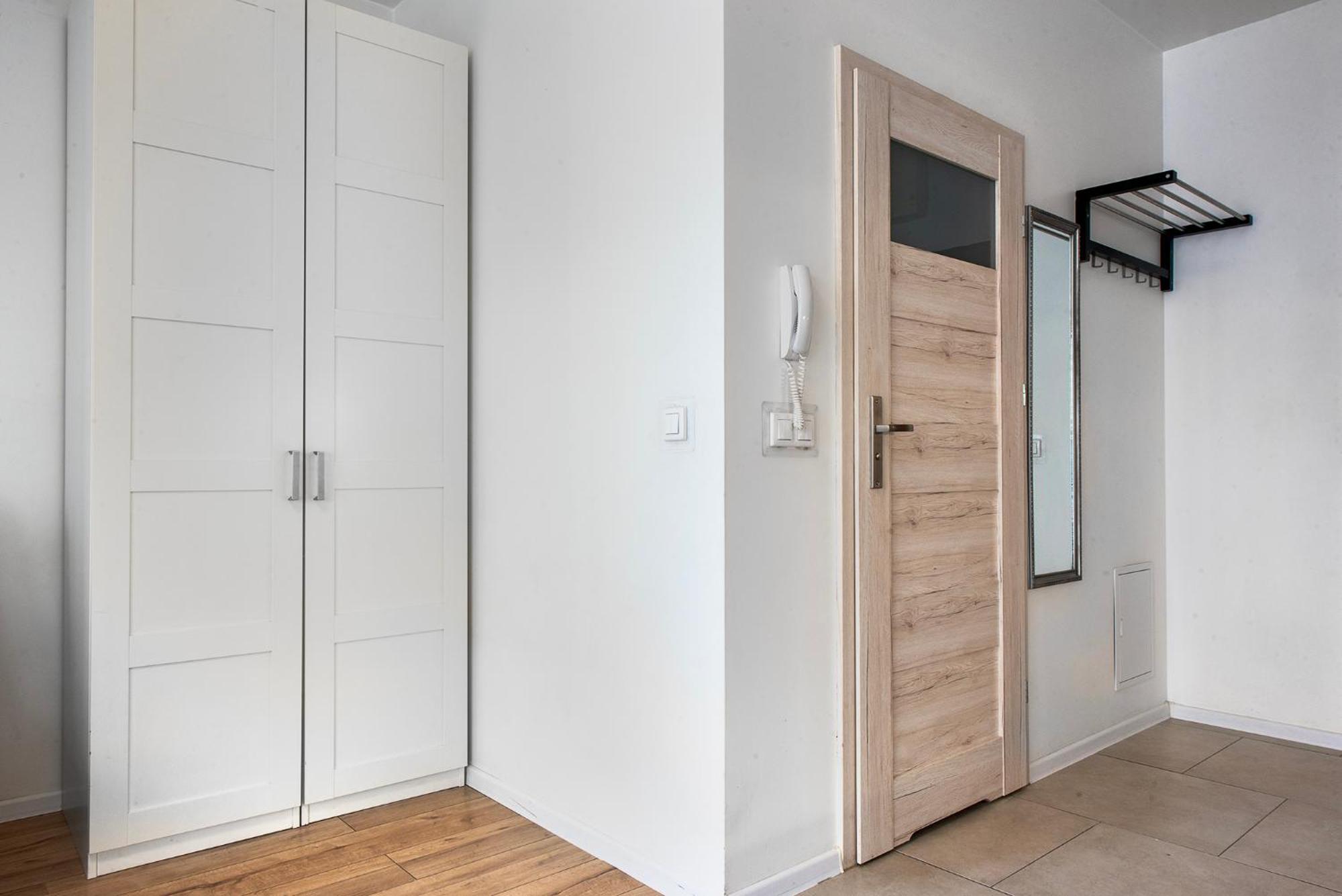 Lovely Studio. Good Location. Apartment *