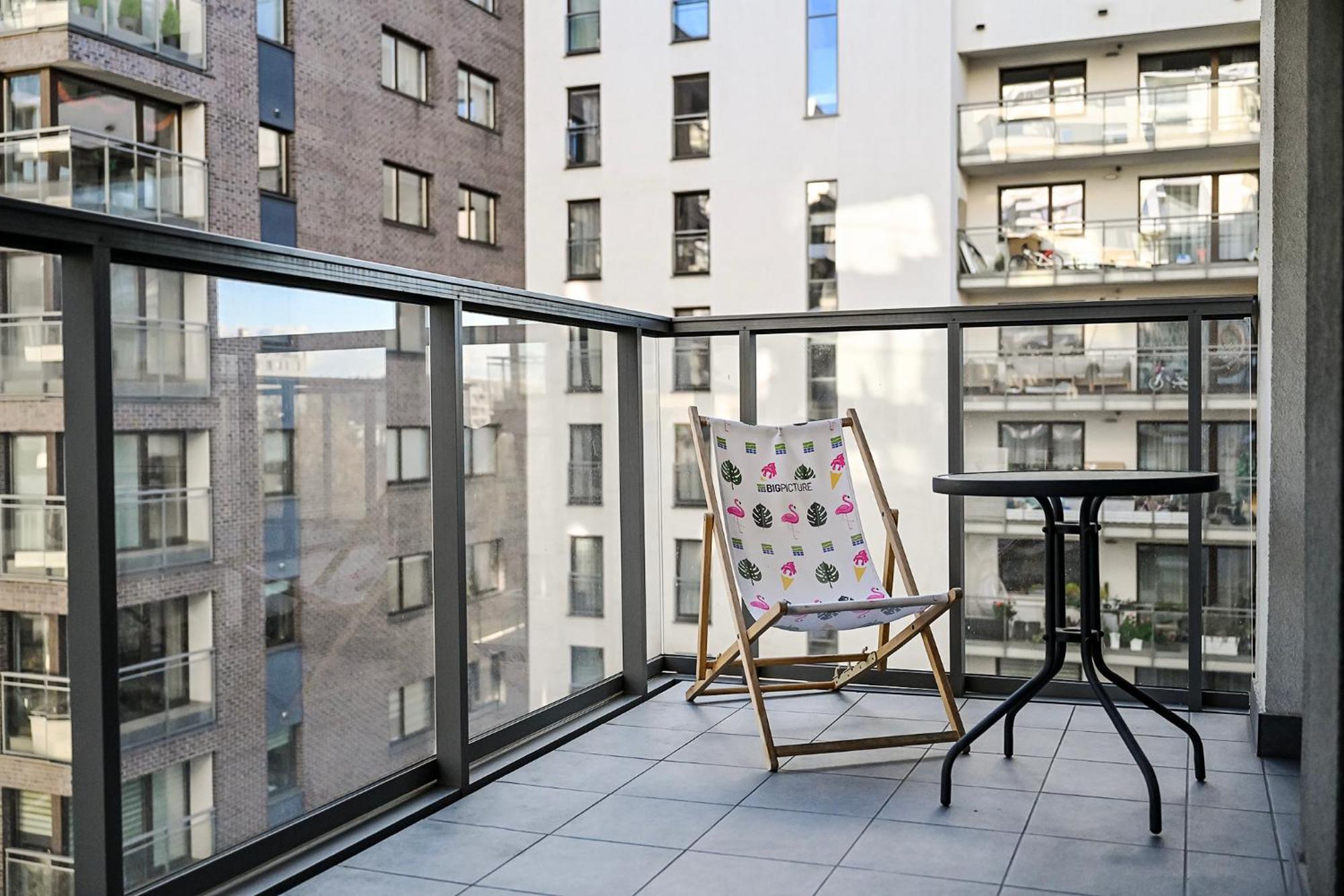 Lovely Studio. Good Location. Apartment *