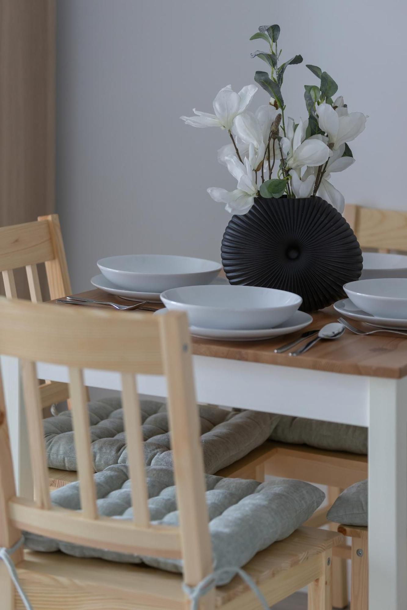 Modern With Balcony & Parking Mokotow By Renters Apartamento Varsóvia