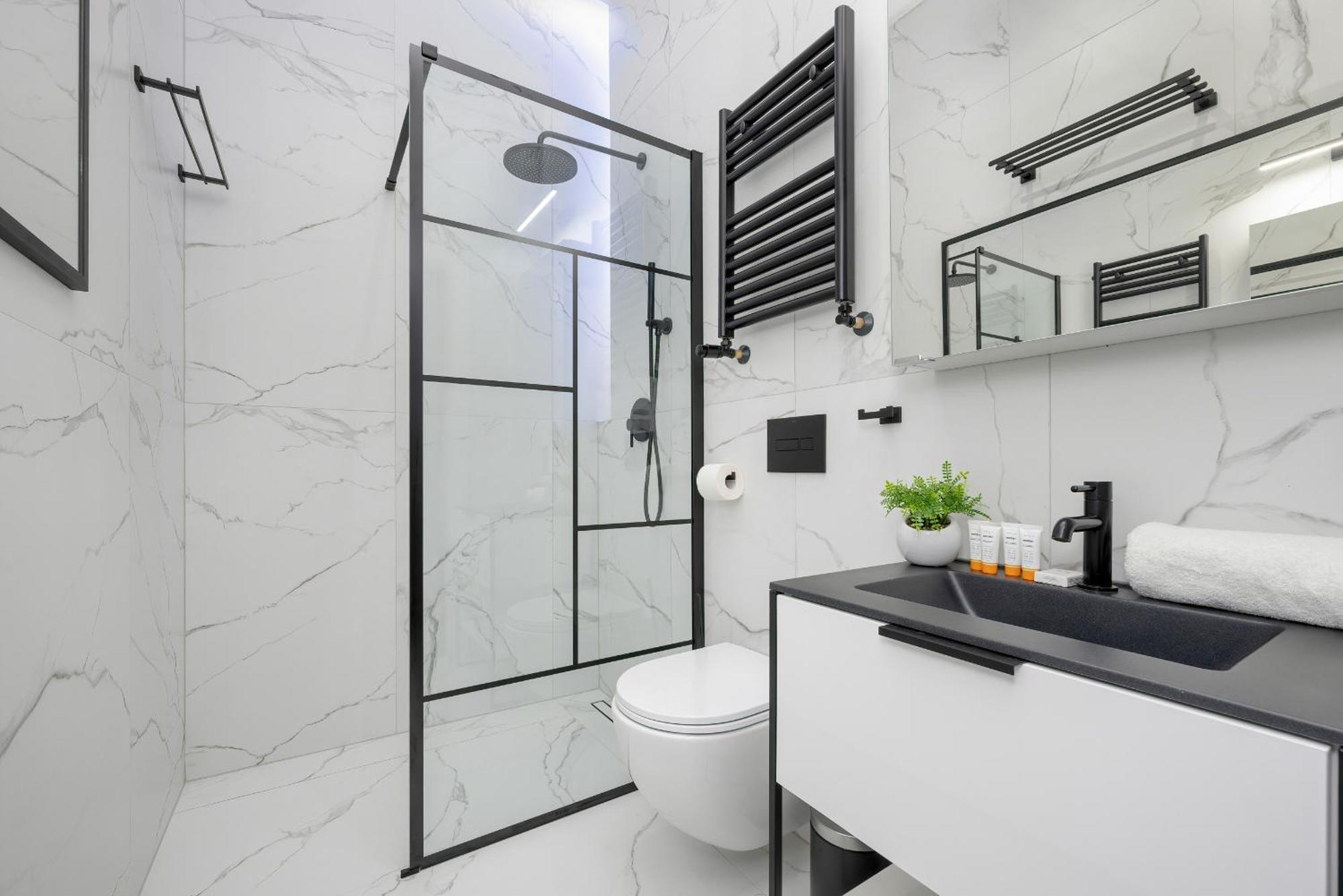 Apartment Exclusive Grey And Red In Center By Renters Warsaw