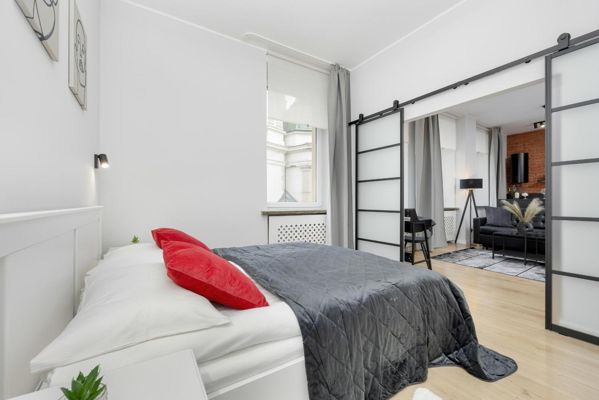Exclusive Grey And Red In Center By Renters Warsaw