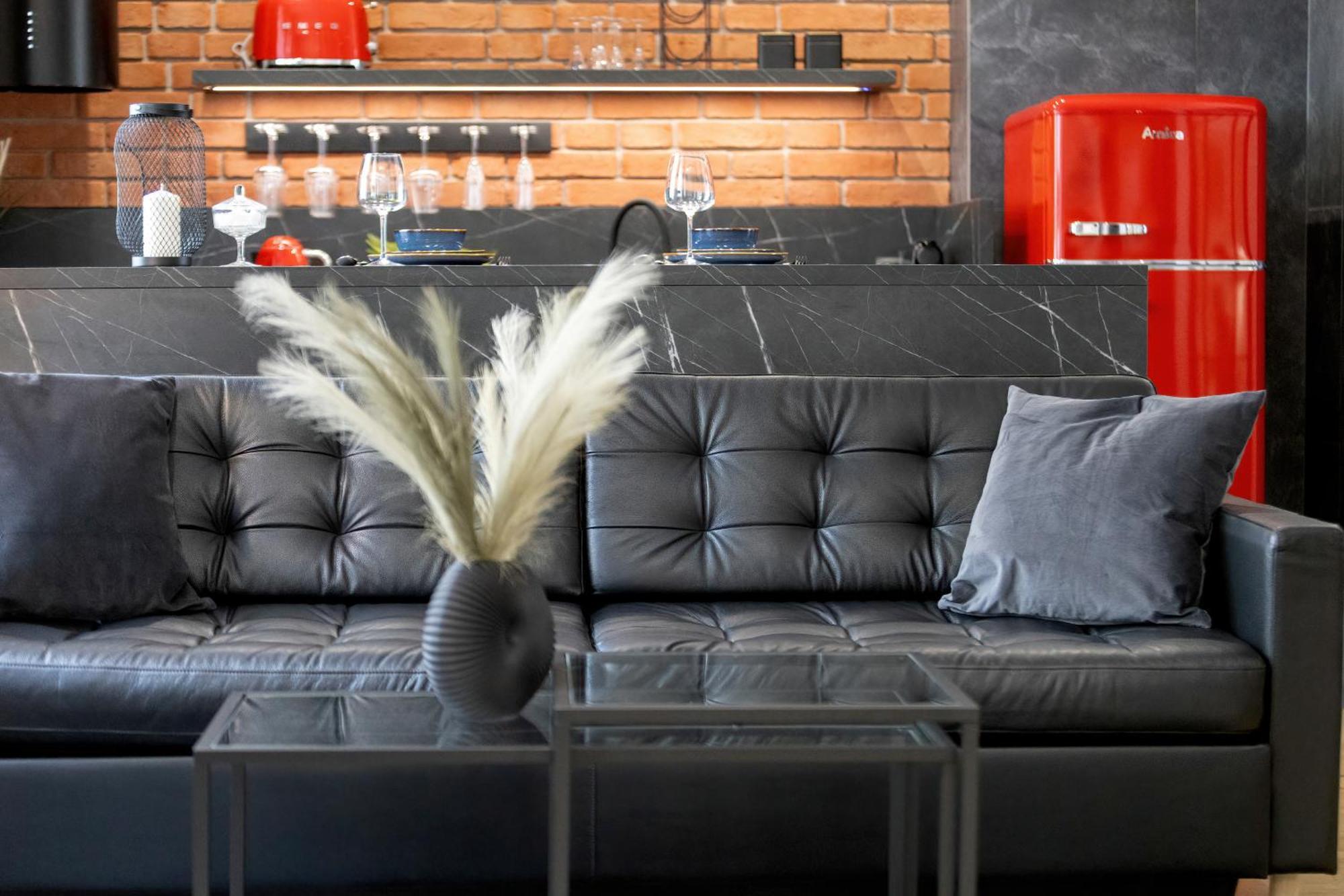 Exclusive Grey And Red In Center By Renters Apartment