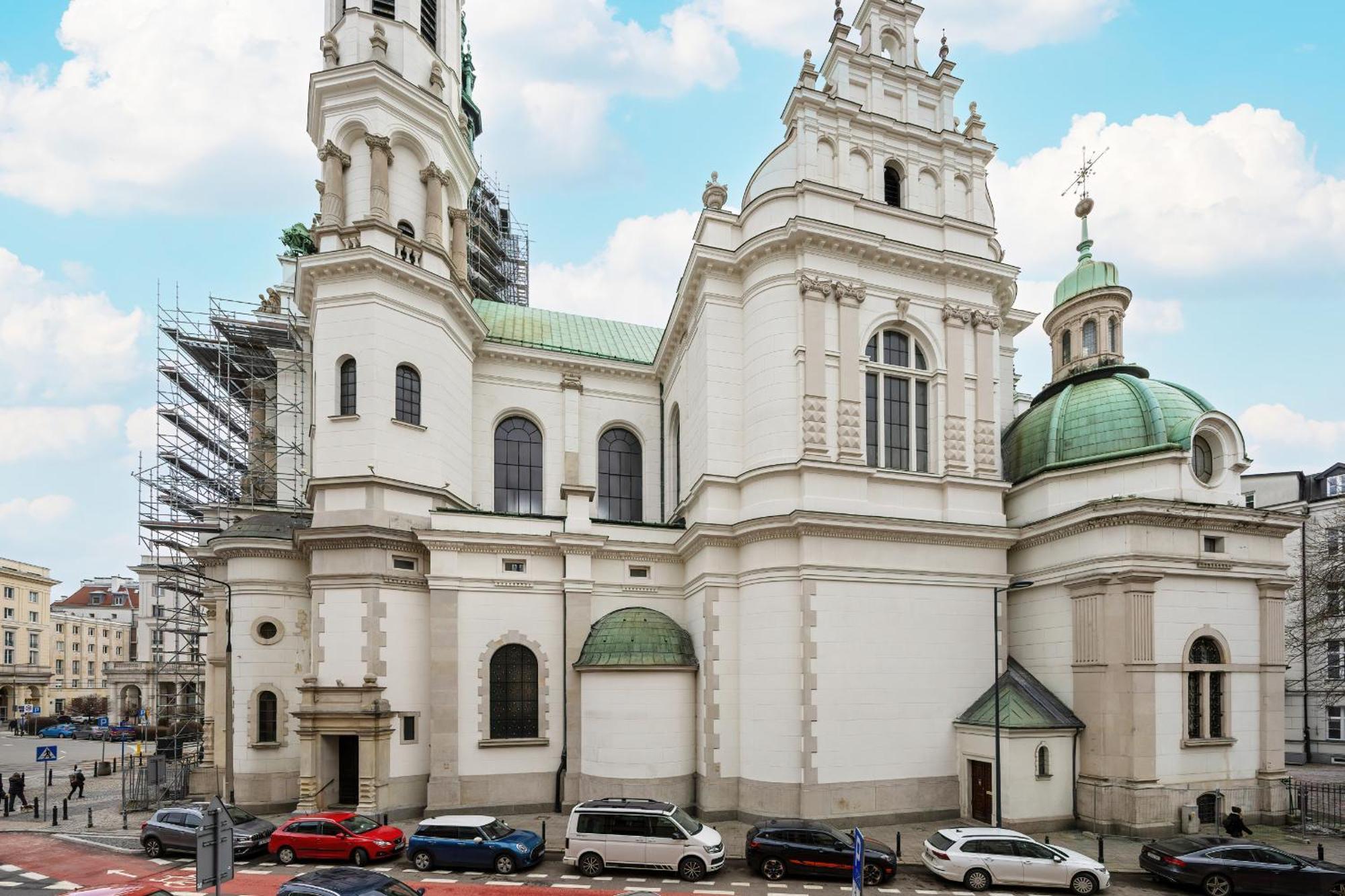 Exclusive Grey And Red In Center By Renters Apartment Warsaw