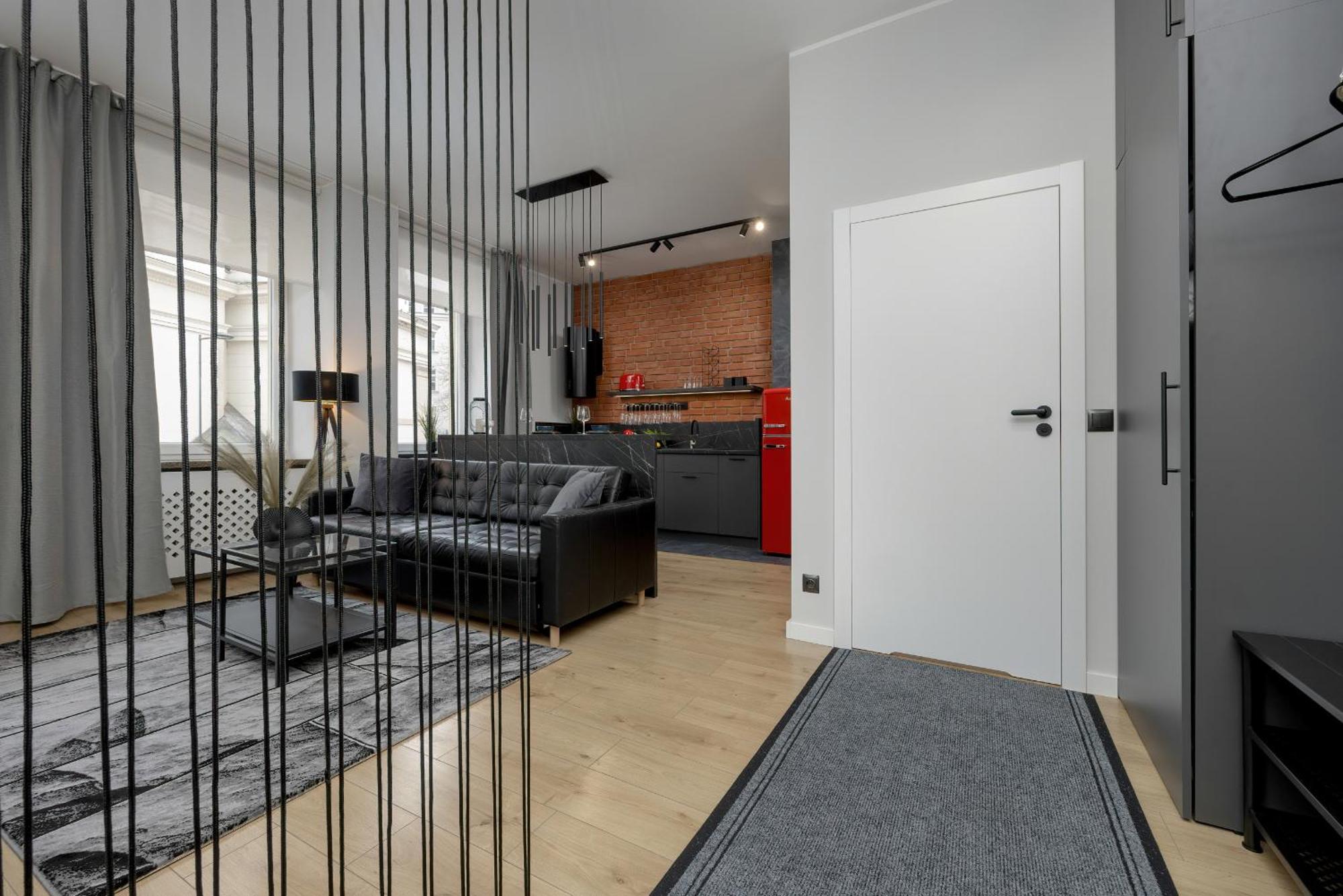 Exclusive Grey And Red In Center By Renters