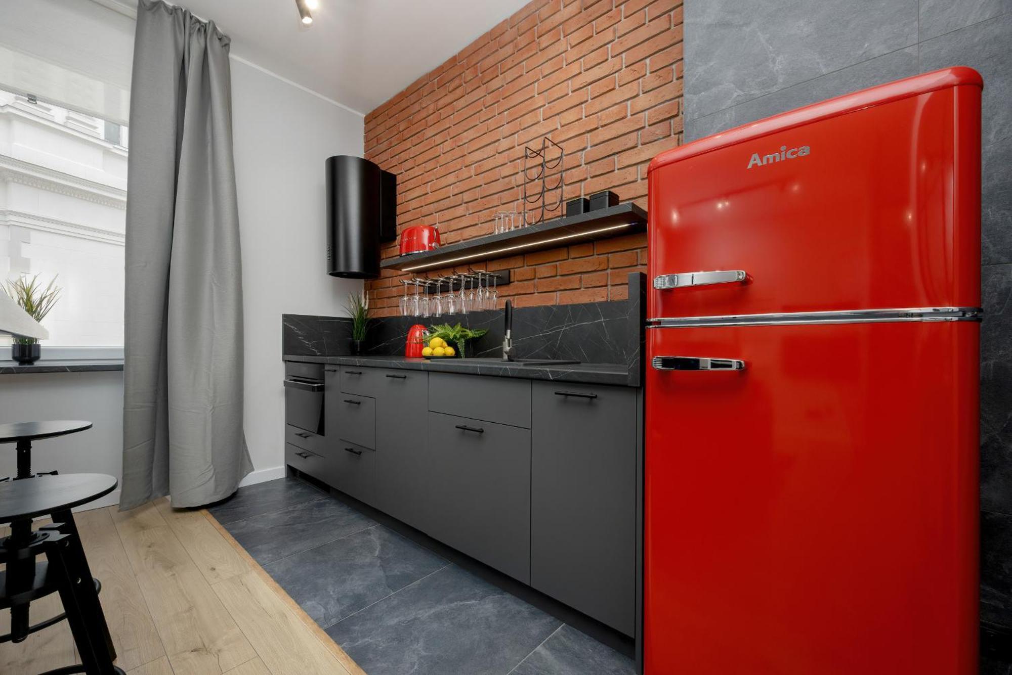 Exclusive Grey And Red In Center By Renters * Warsaw