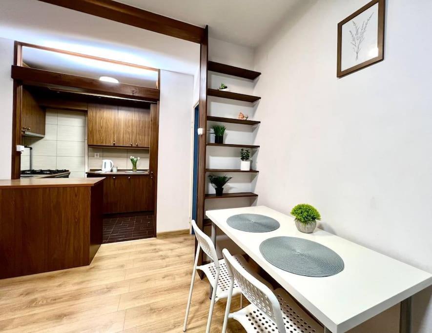 Apartamento K22 Al. Niepodleglosci -wierzbno