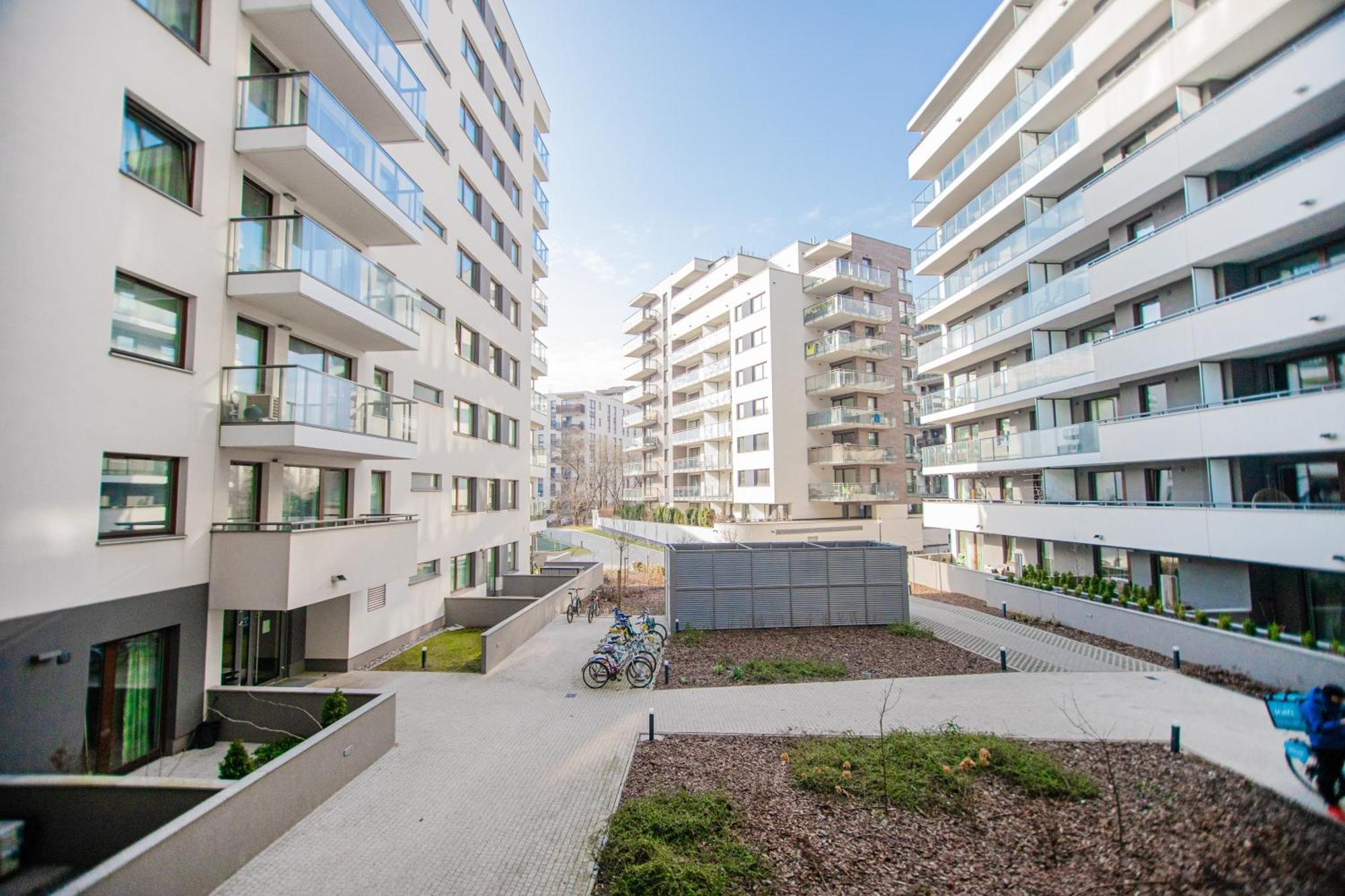 Lovely Close To The Center. Free Parking Apartment *