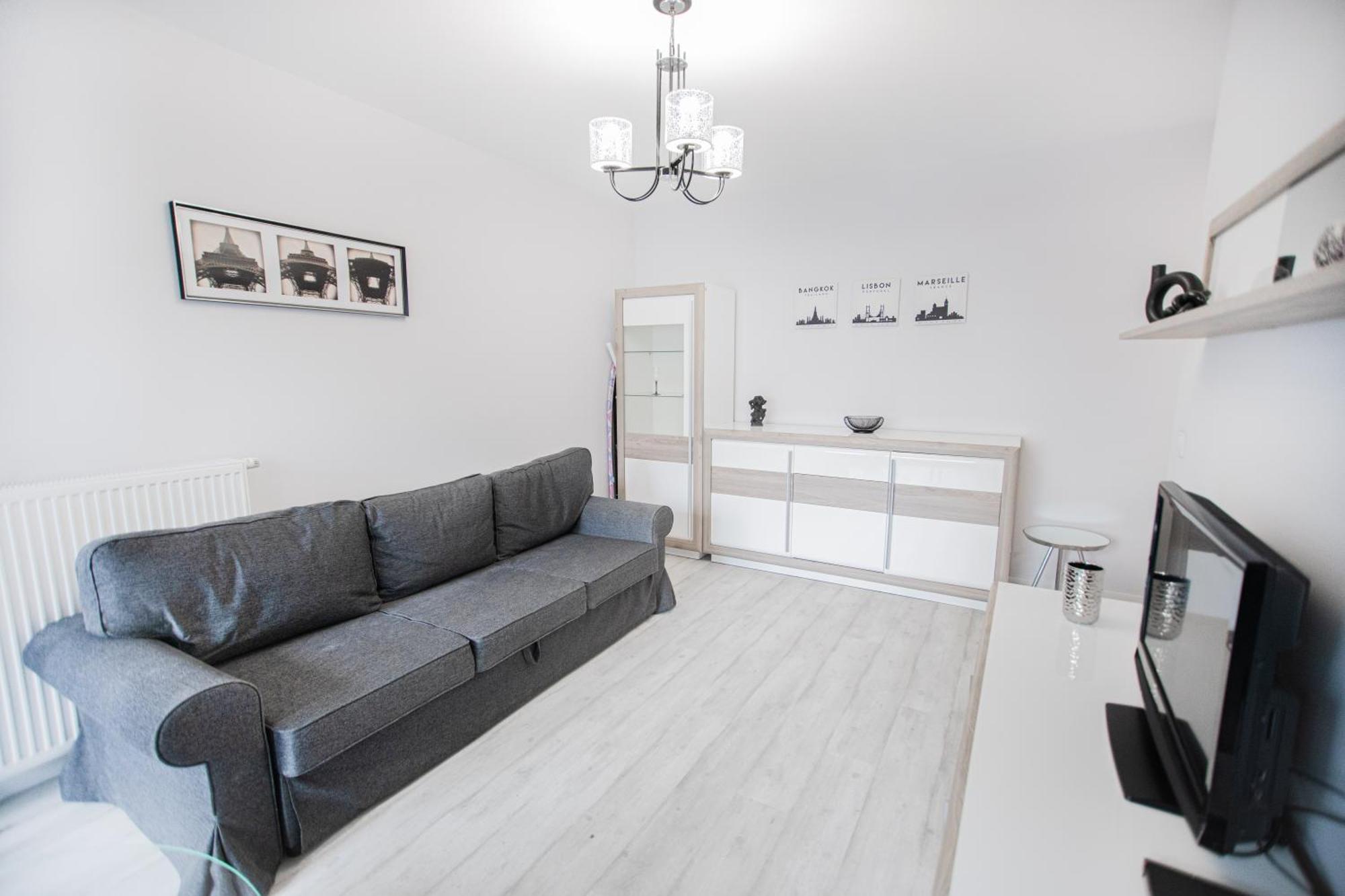 Apartment Lovely Close To The Center. Free Parking
