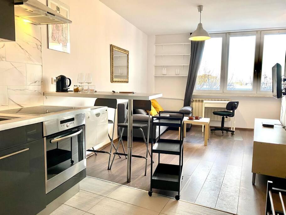 Apartment Studio Muranow By Esteum Host *
