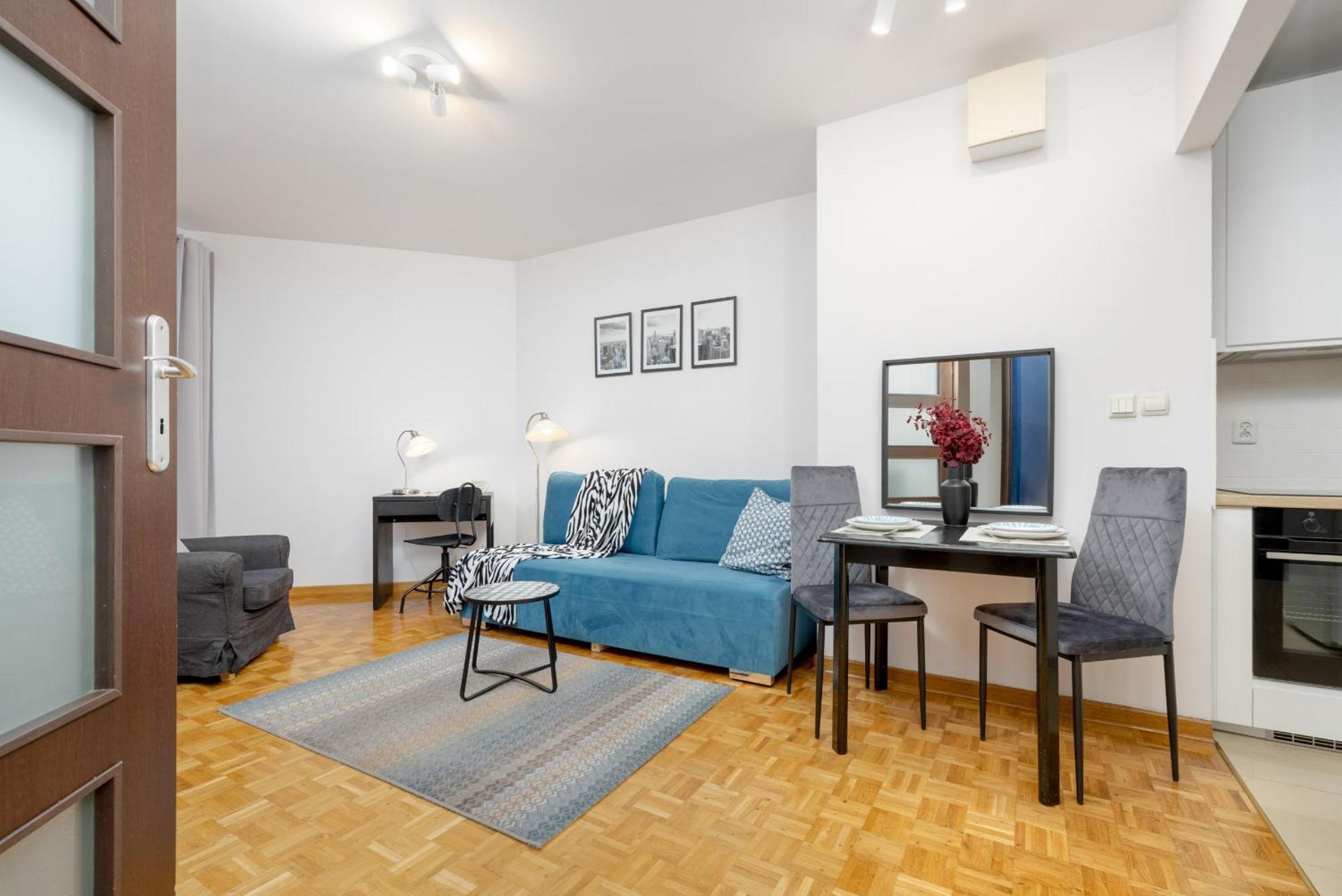 Bukowinska With Balcony And Parking And Swimming Pool By Renters