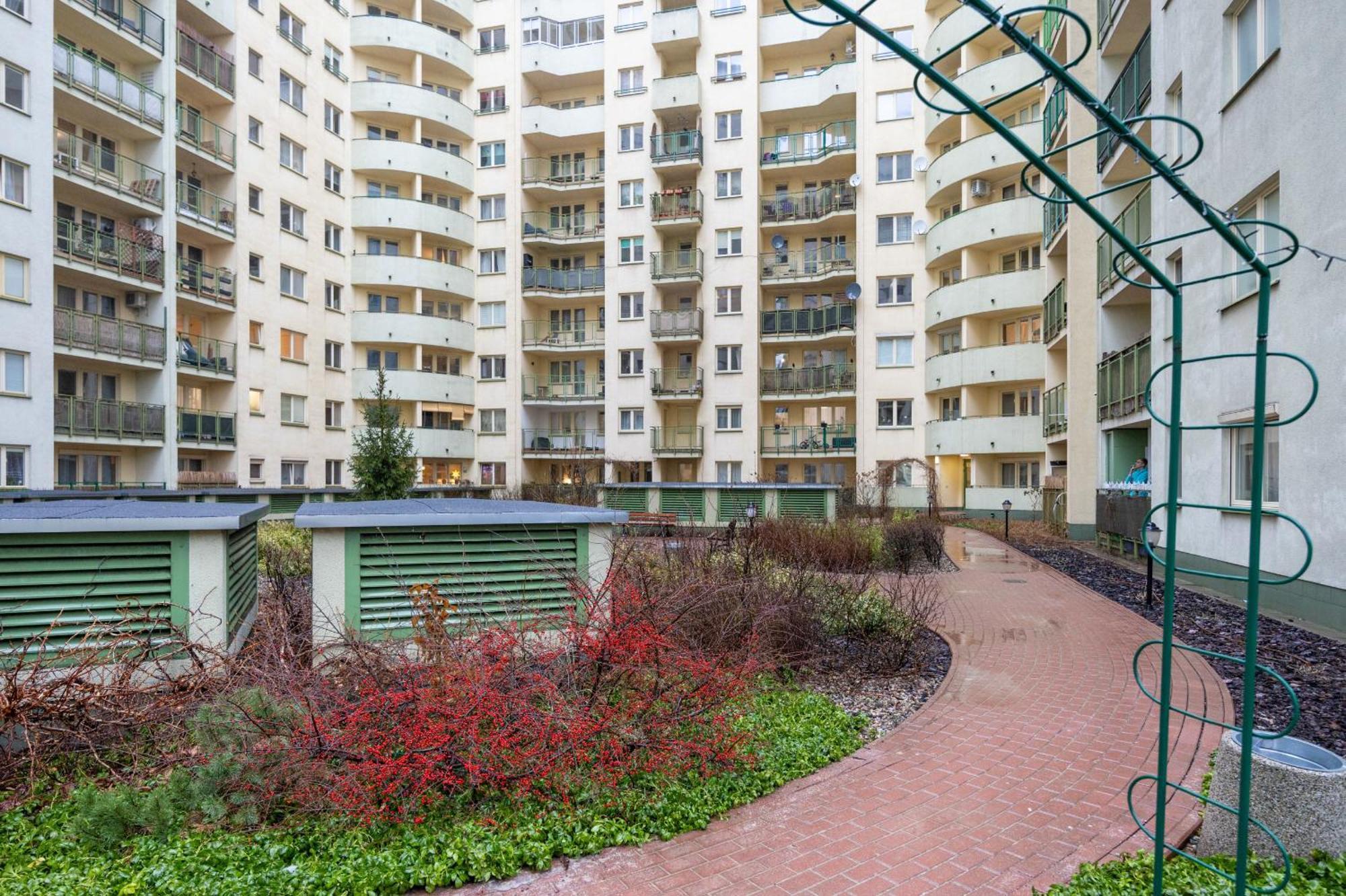 Bukowinska With Balcony And Parking And Swimming Pool By Renters Apartament