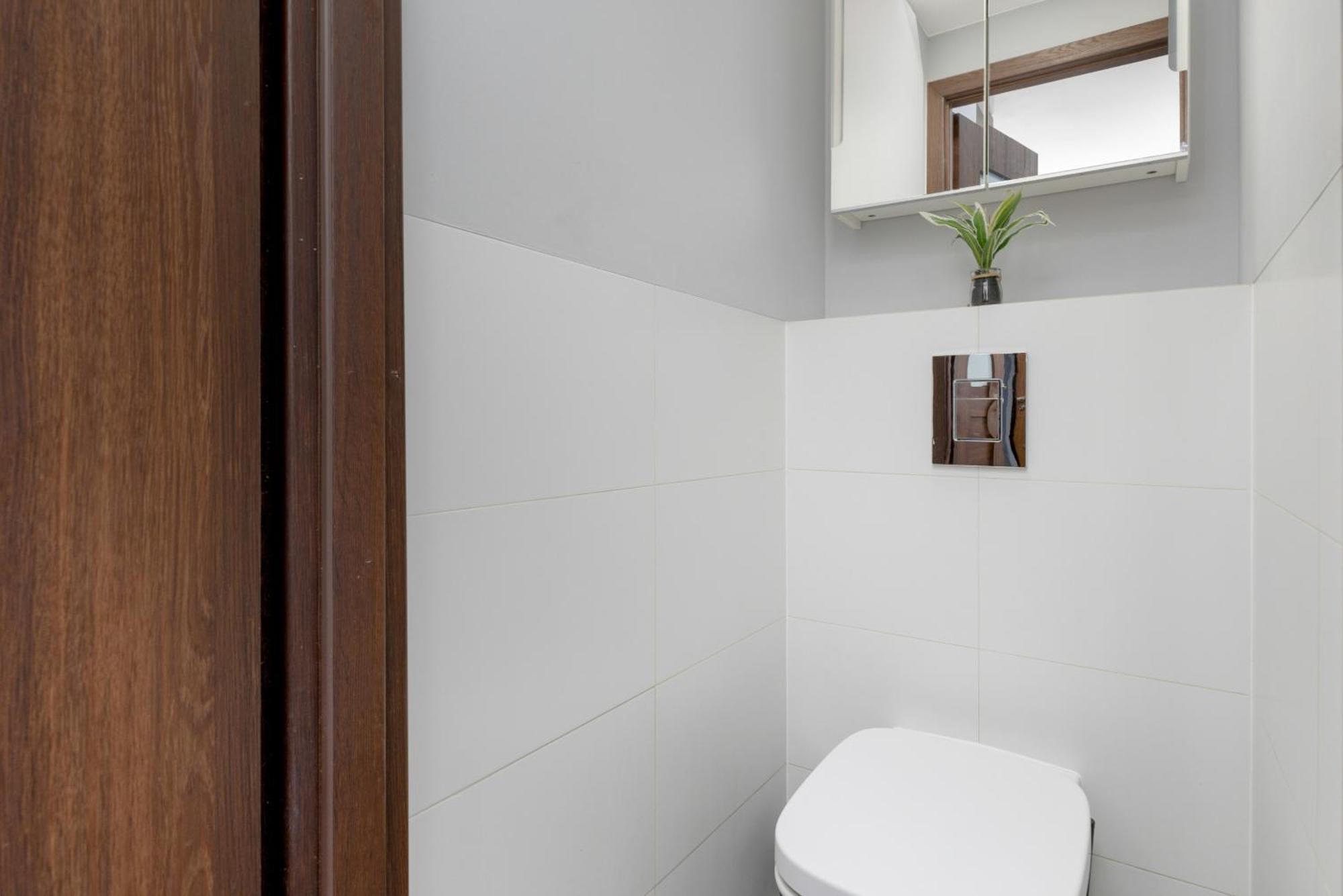Apartament Spacious With Three Bedrooms In By Renters