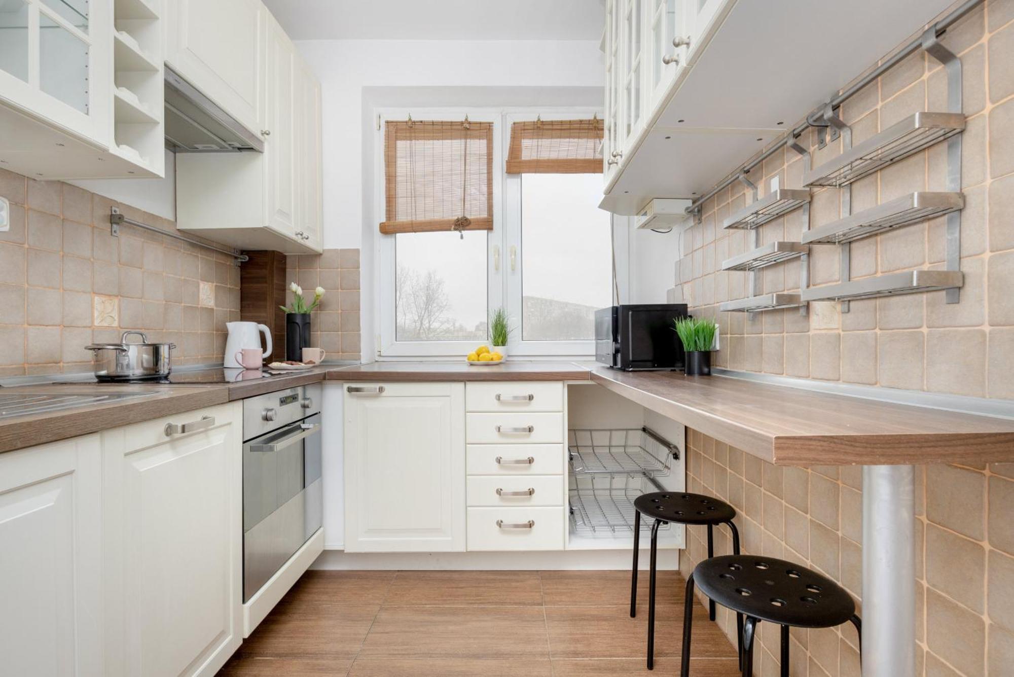 Apartament Spacious With Three Bedrooms In By Renters *