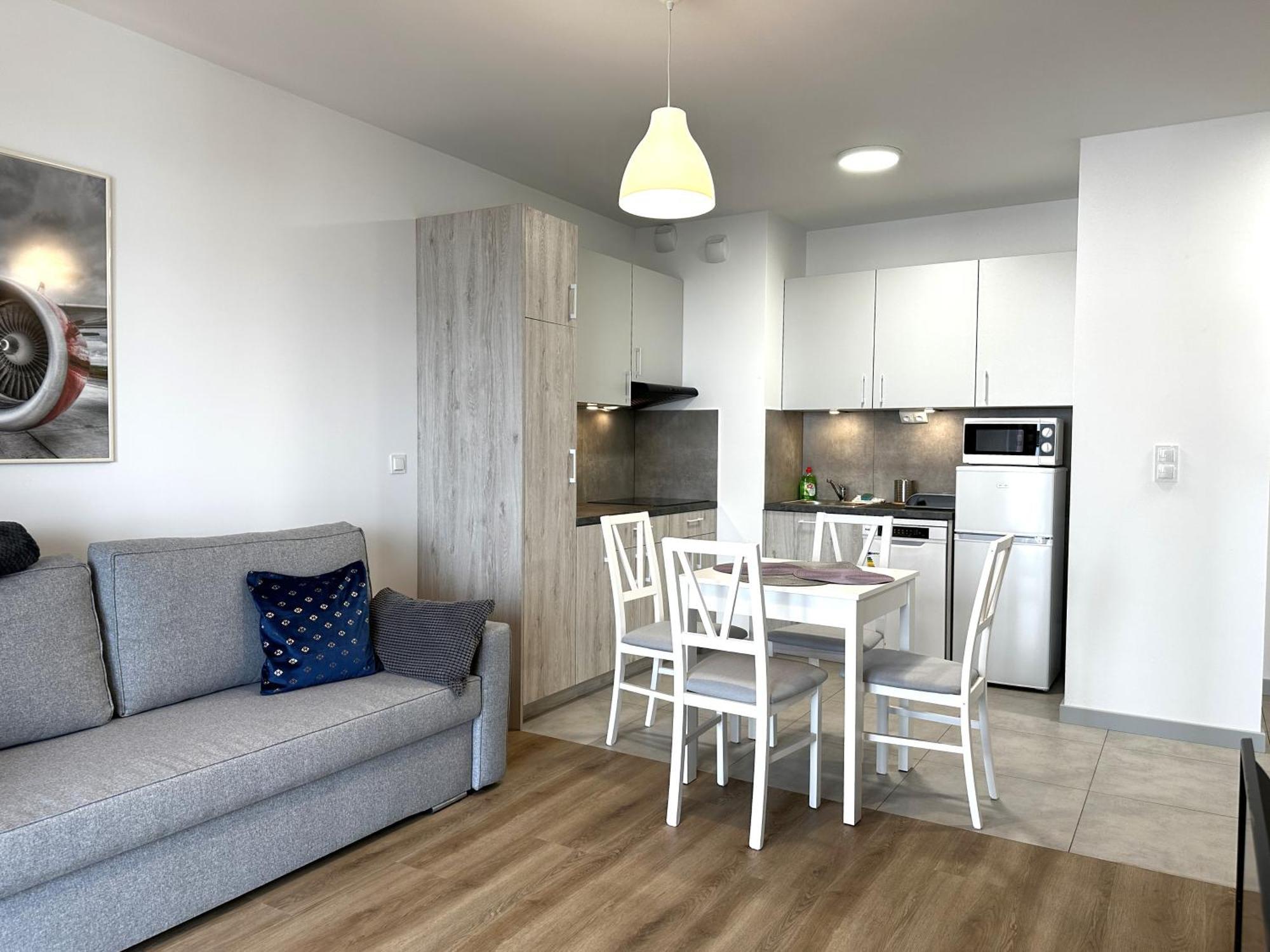Apartment Lotnisko Chopina Airport 4