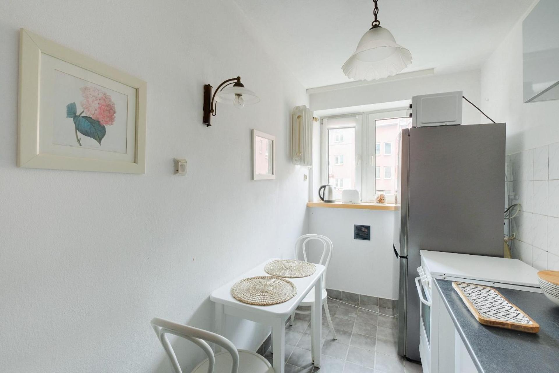 Spacious In Location Apartament Warszawa