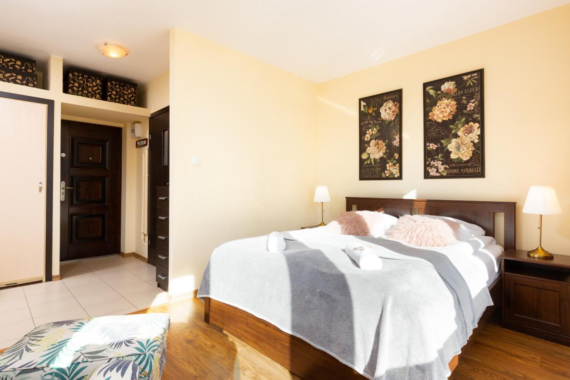 Apartment City Center Studio In By Renters