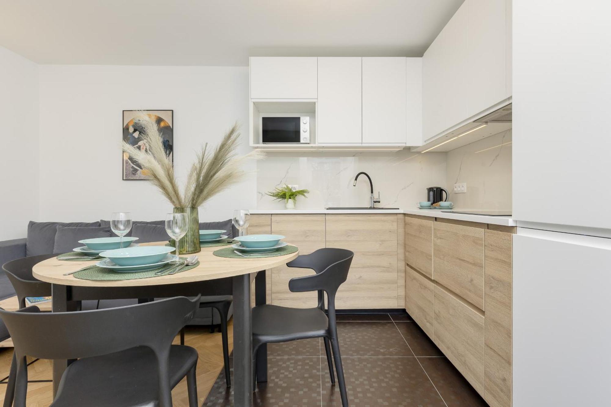 Aleja Solidarnosci Modern & Cozy Downtown By Renters Apartamento Varsóvia