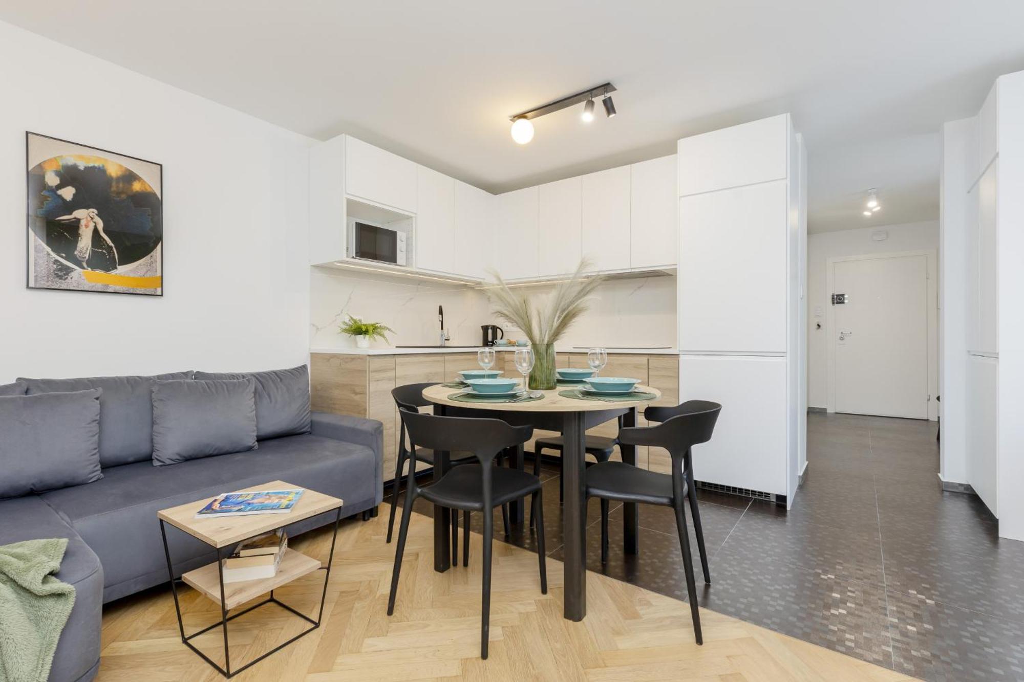 Aleja Solidarnosci Modern & Cozy Downtown By Renters