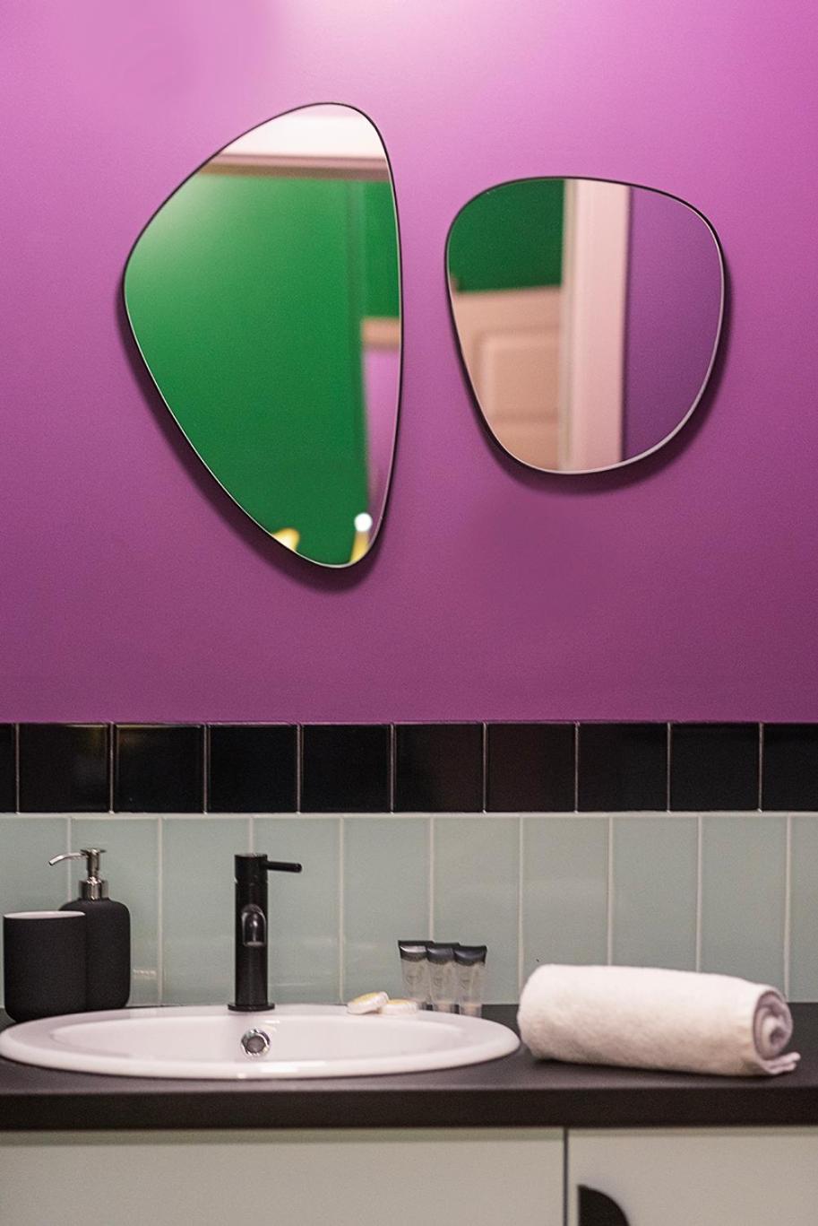 Colorful Apt Close To The Center Great Location Apartment
