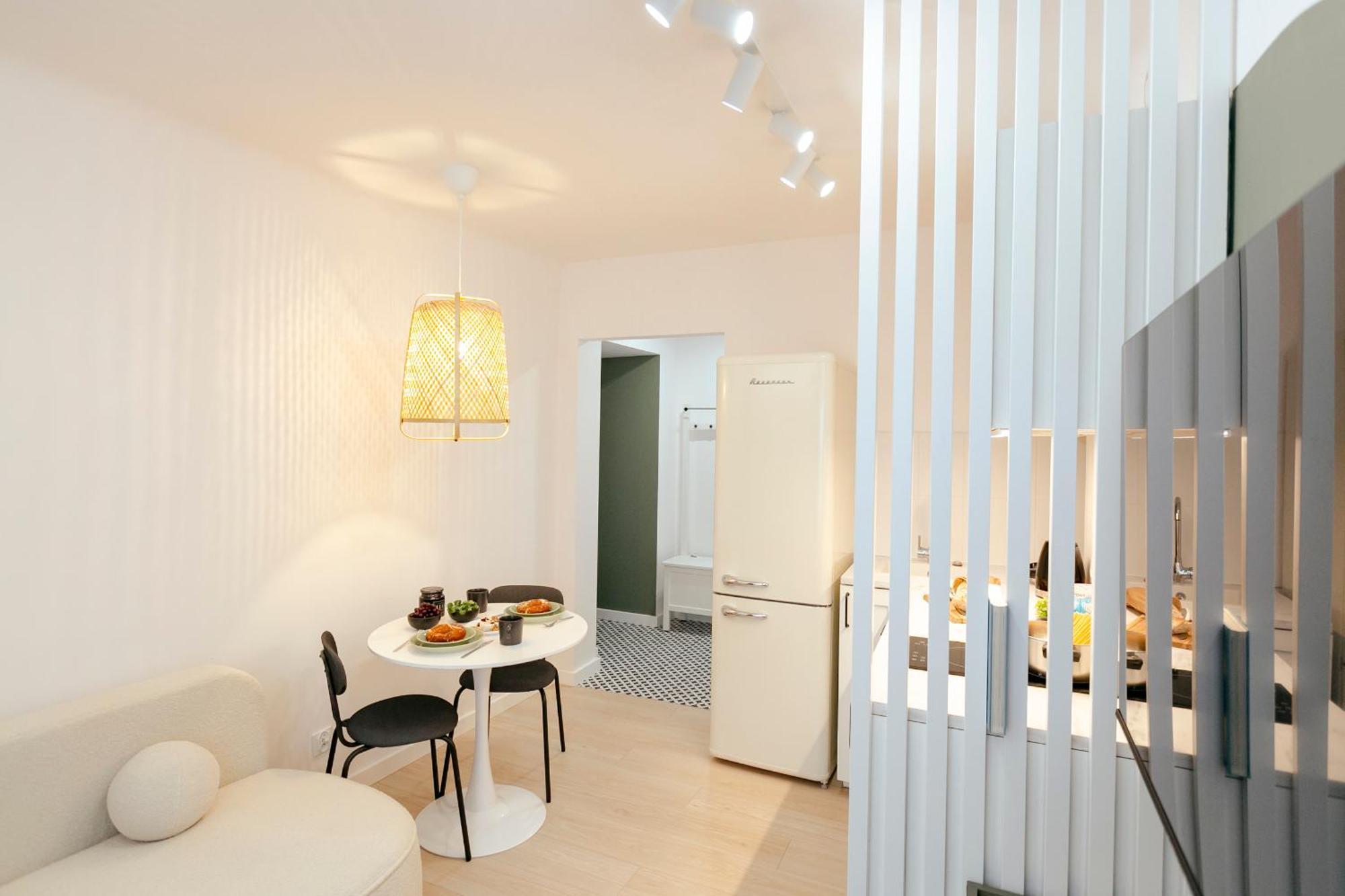 Pulawska 11 -prywatny 4 Osobowy W Centrum Warszawy - Better * Warsaw