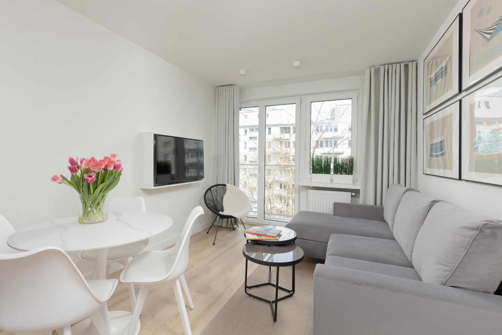 Apartment Elegant & Cozy Panska By Renters