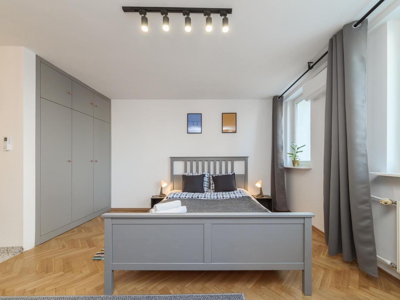 Apartment Metro Onz Apartment/warsaw