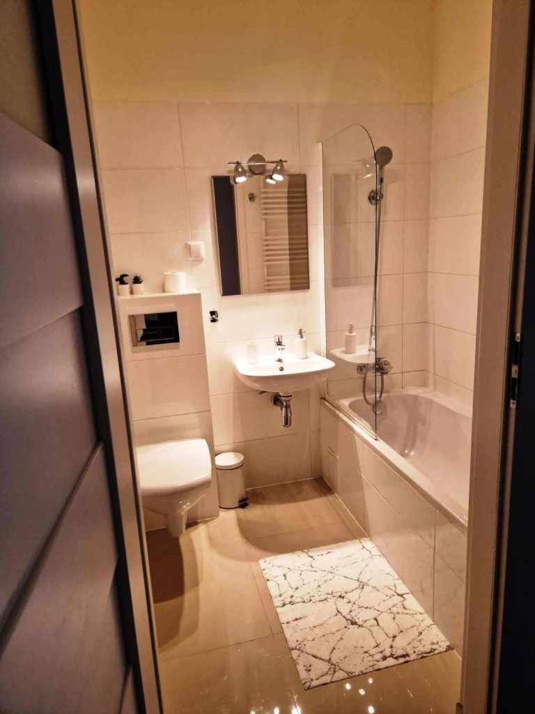 Apartment Great Apart Kabaty Warsaw