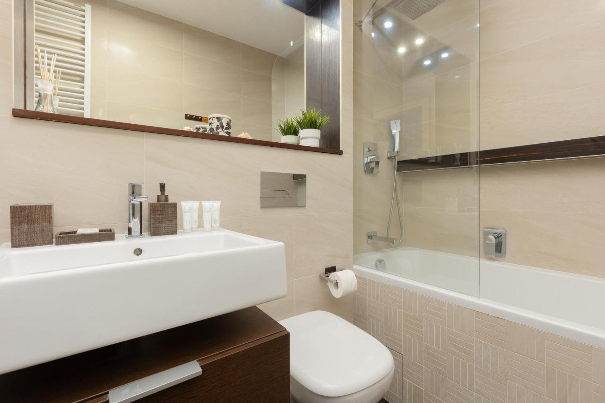 Apartment Woronicza With Balcony In Warsaw's Mokotow By Renters *