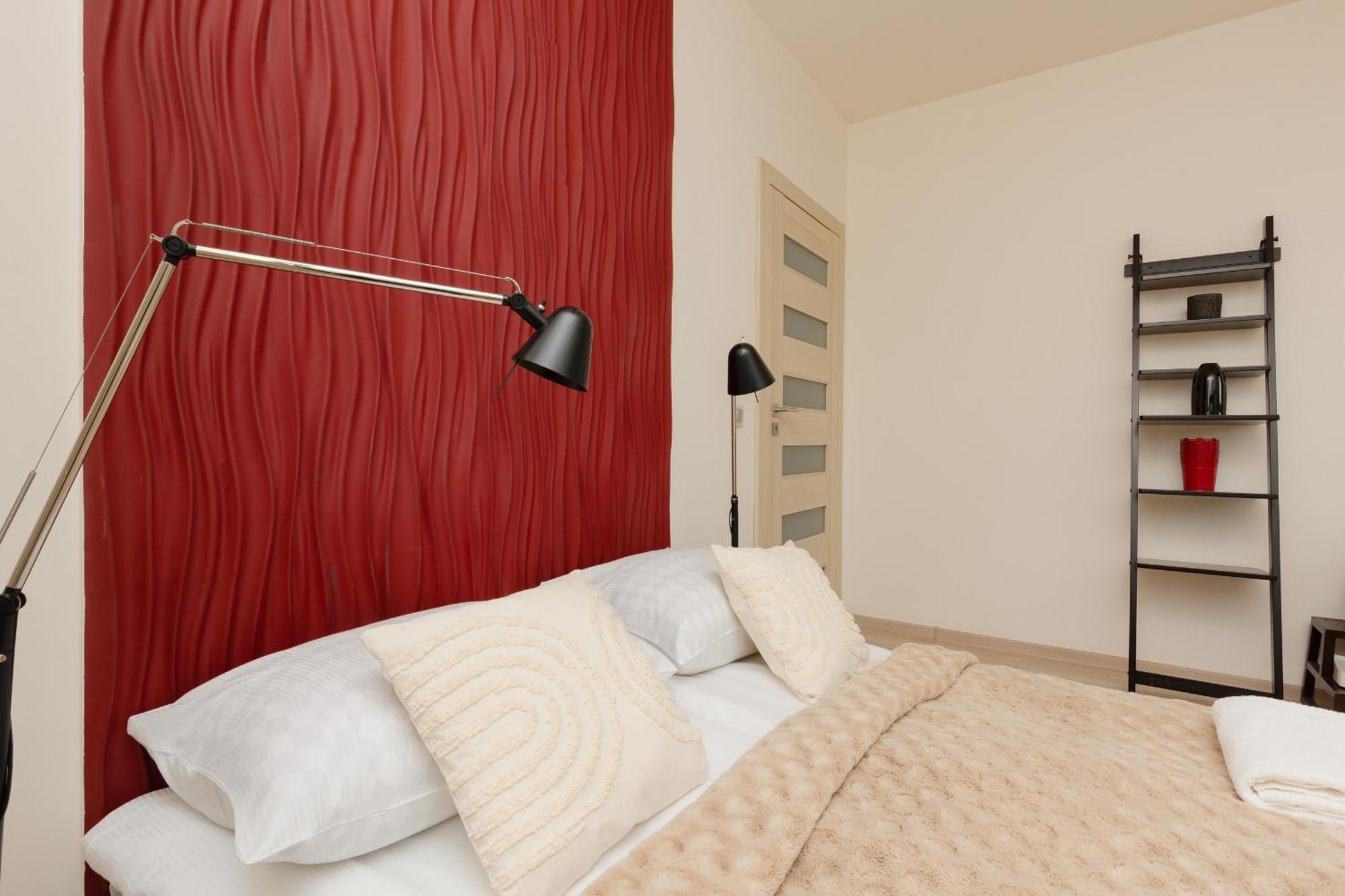 Apartment Woronicza With Balcony In Warsaw's Mokotow By Renters Warsaw