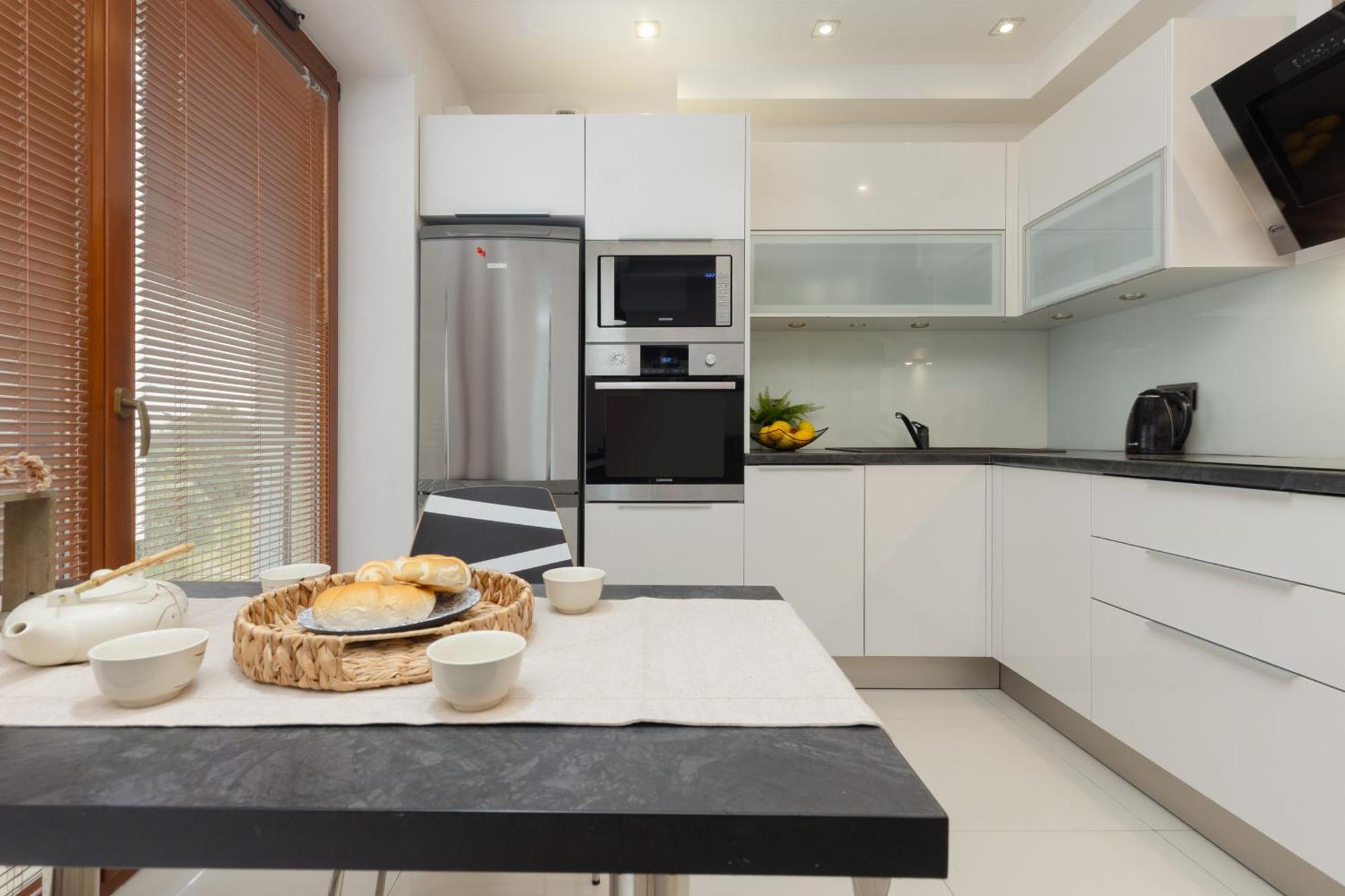 Apartment Woronicza With Balcony In Warsaw's Mokotow By Renters