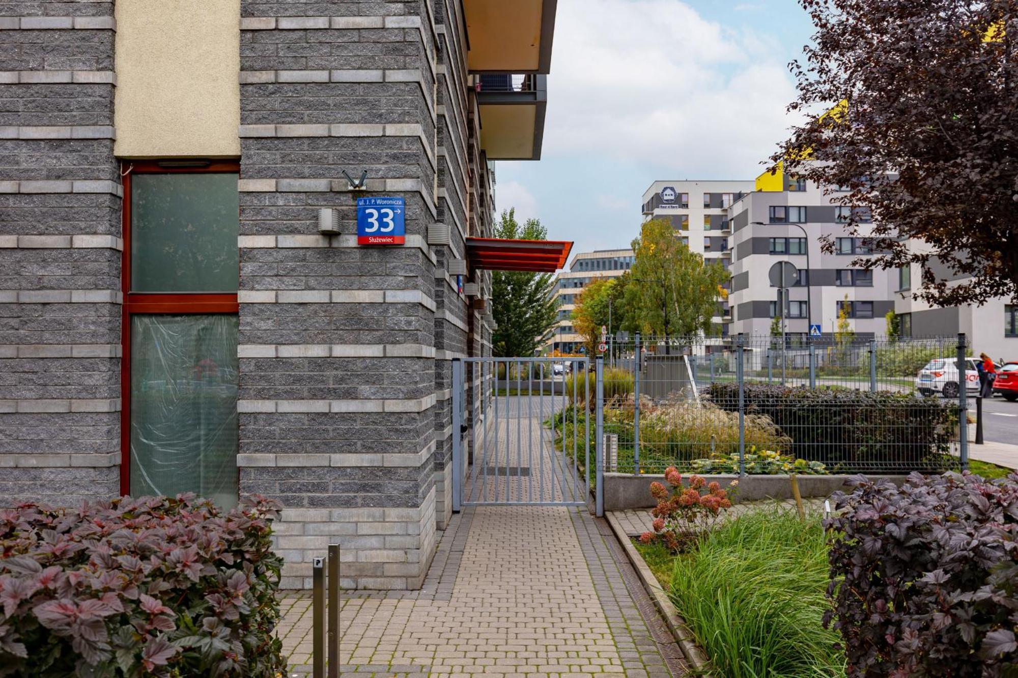 Woronicza With Balcony In Warsaw's Mokotow By Renters Apartment