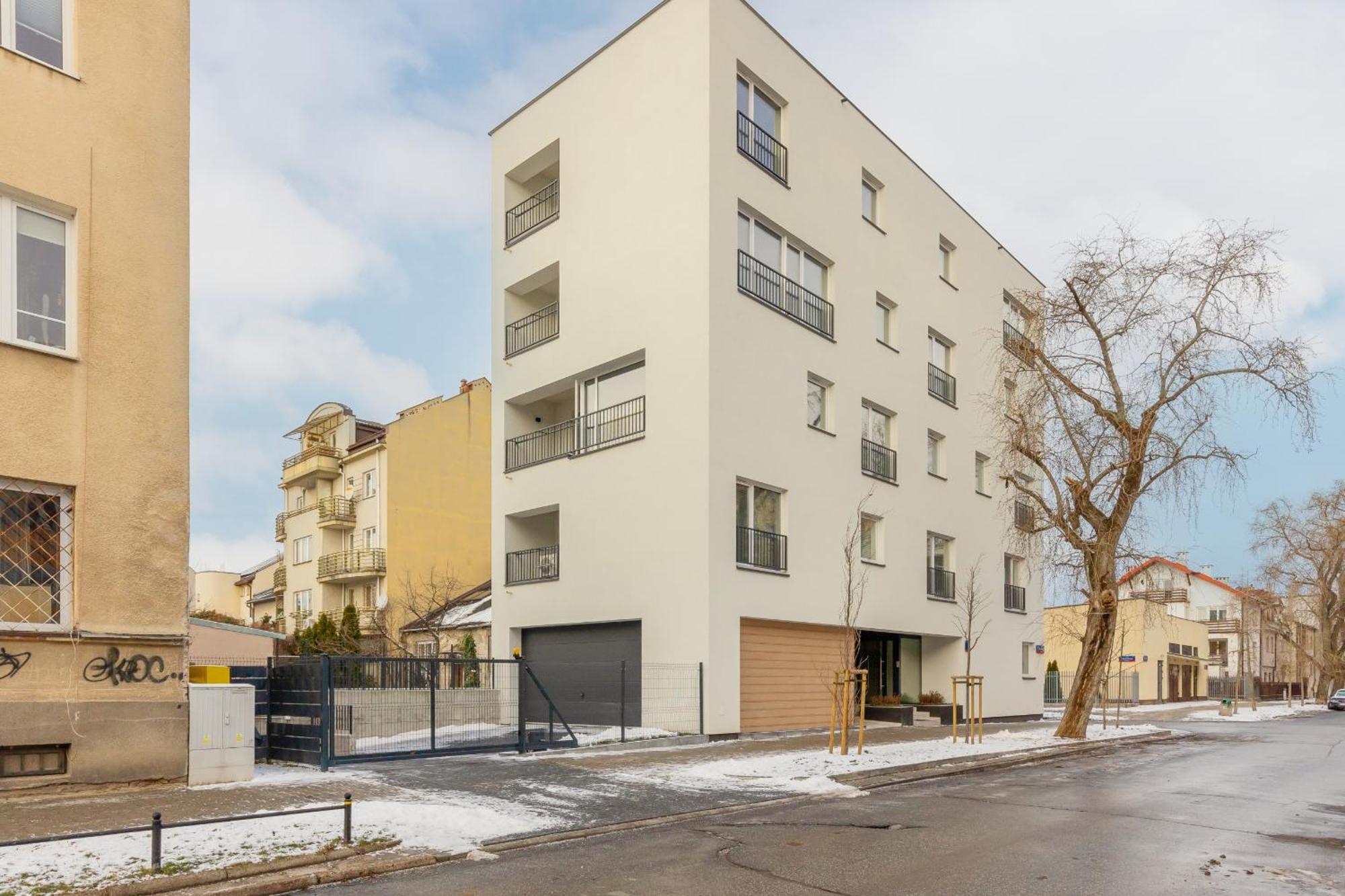 Bright 2-bedroom By Renters Apartment