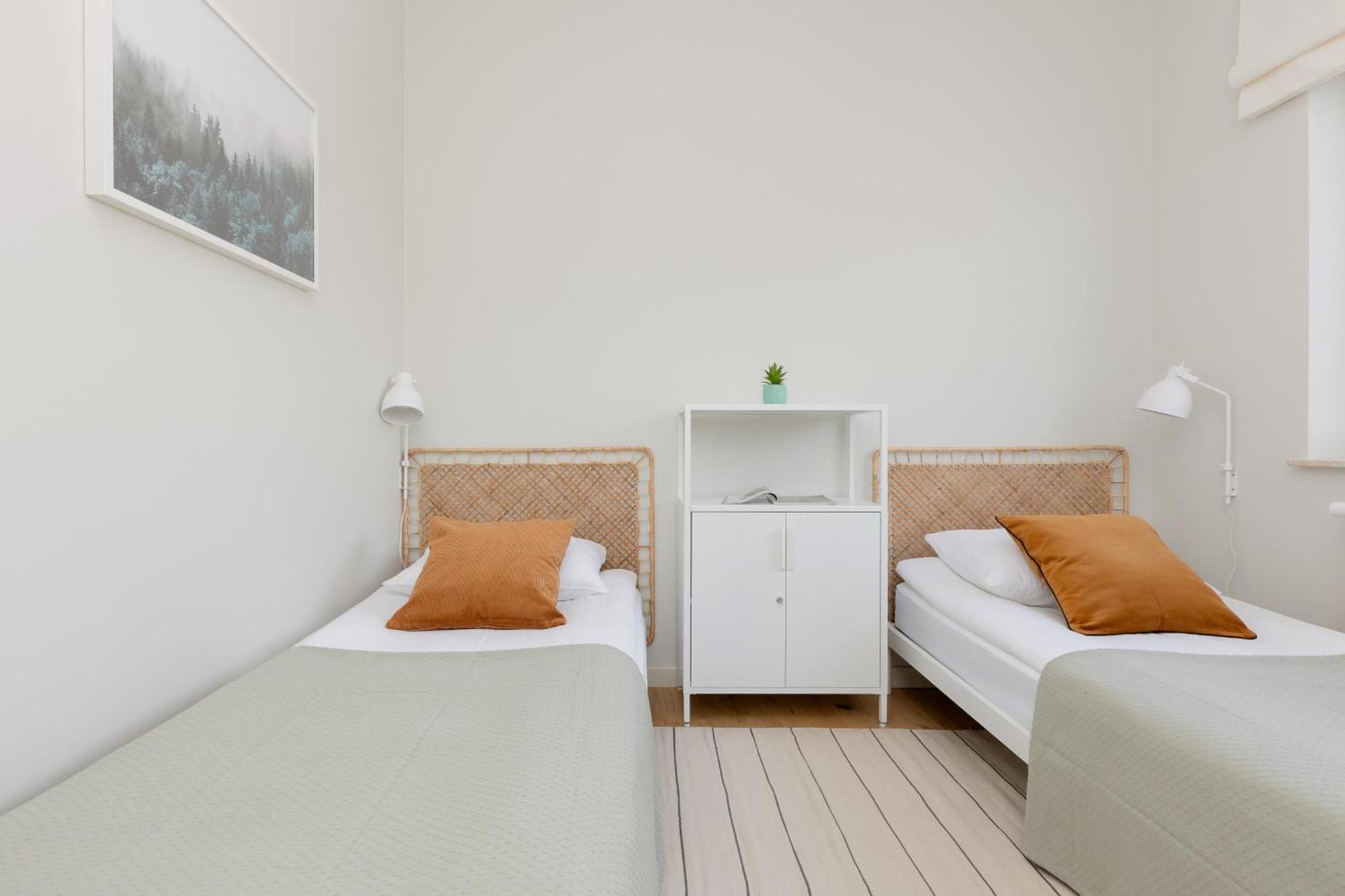 Bright 2-bedroom By Renters *