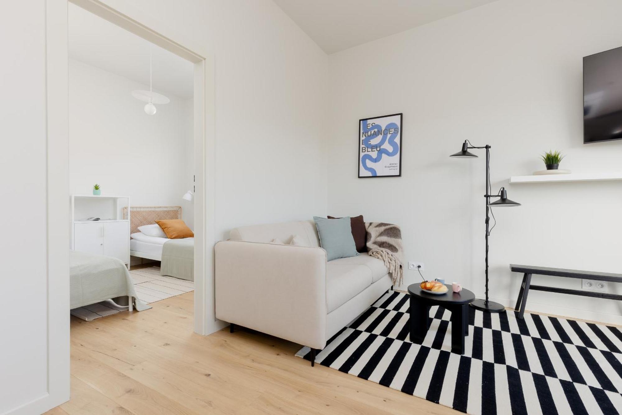 Bright 2-bedroom By Renters Apartment