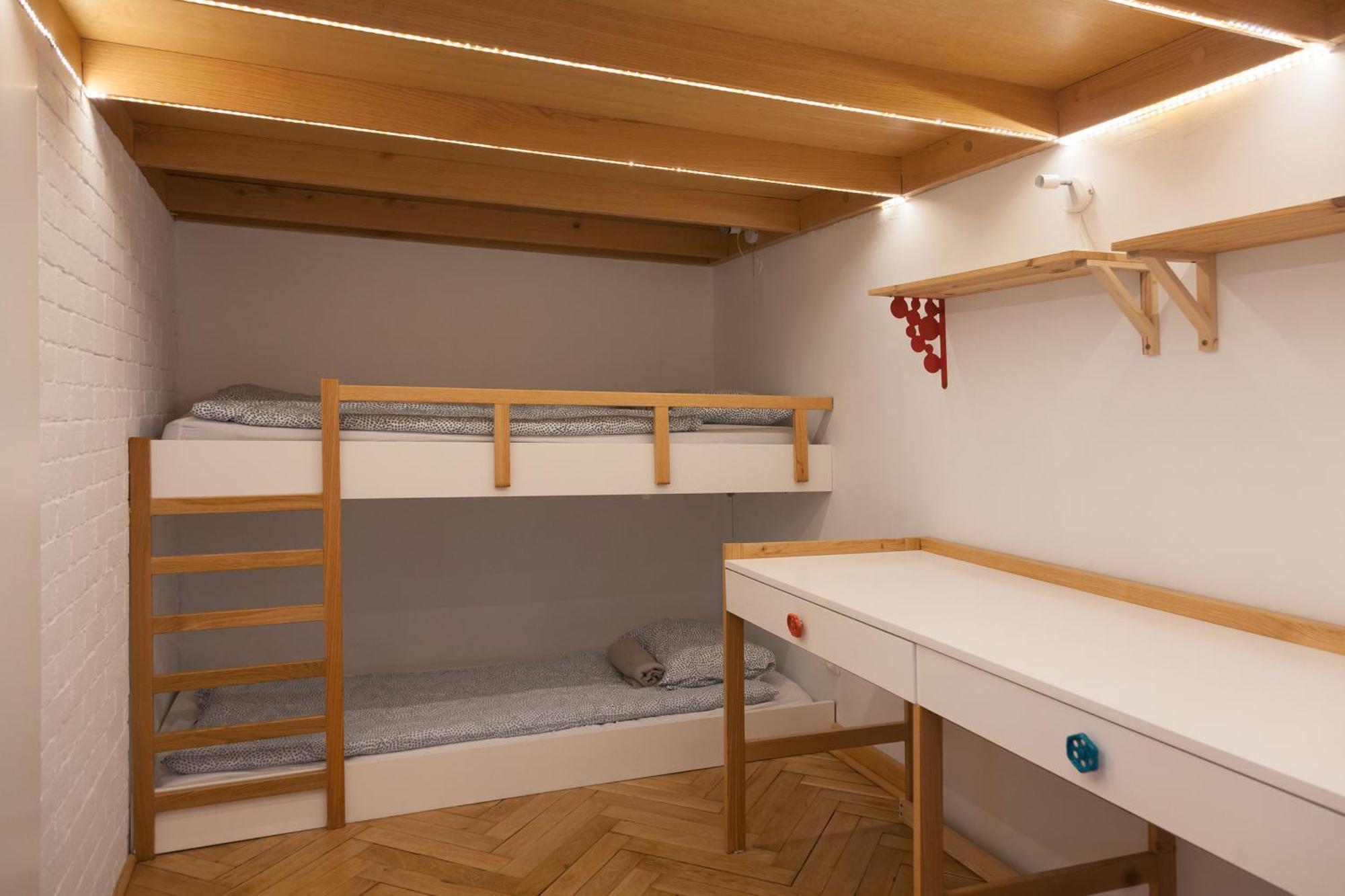 Art Wilcza Street Apartment