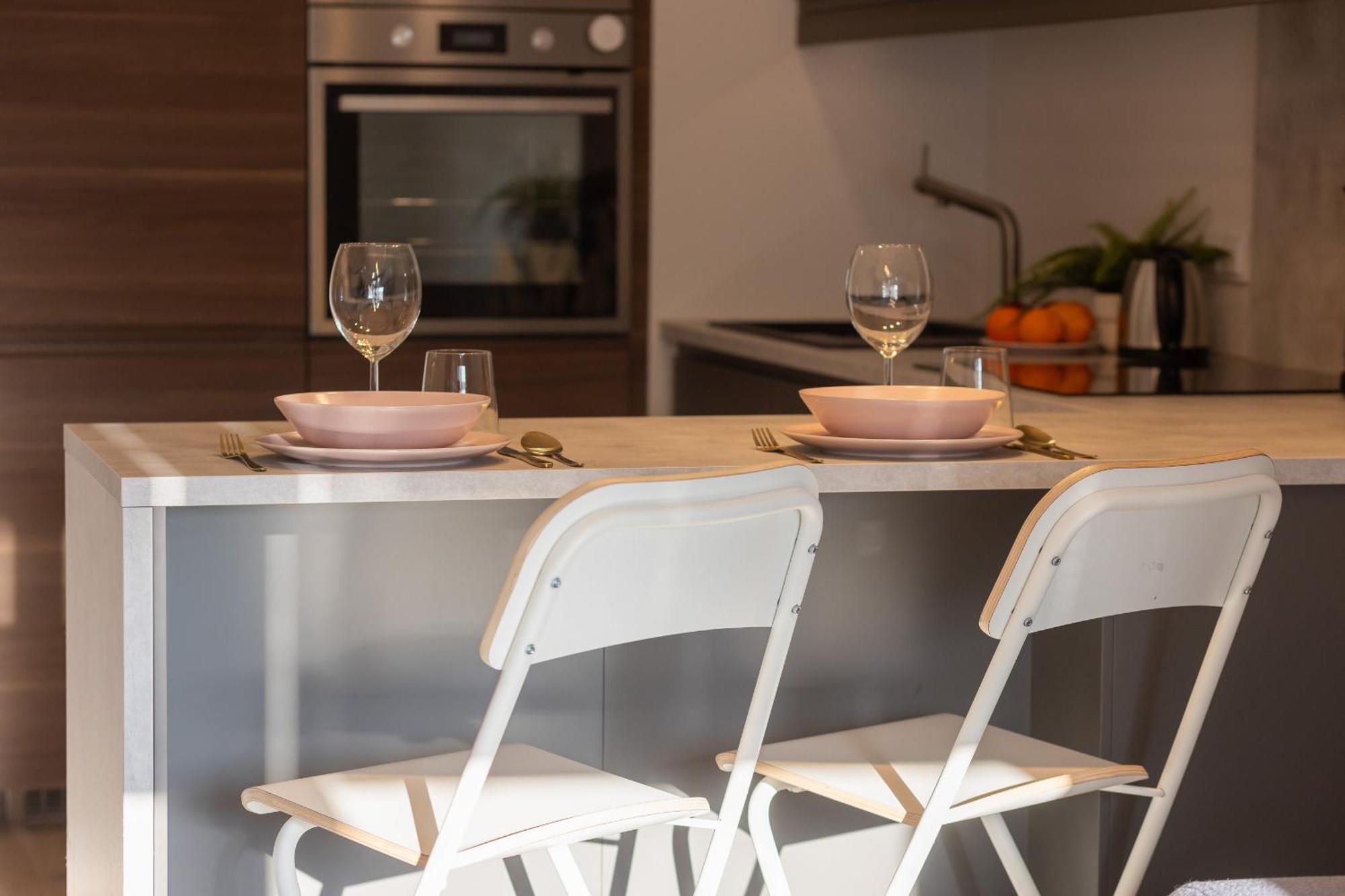 Beautiful Apartament Bobrowiecka With Balcony By Renters