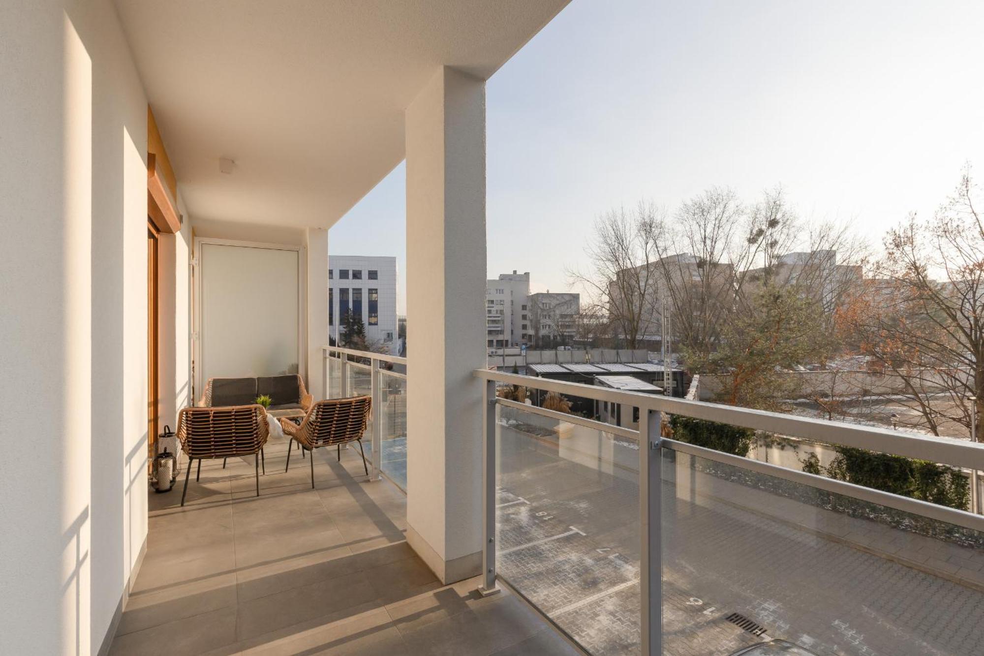 Beautiful Apartament Bobrowiecka With Balcony By Renters *