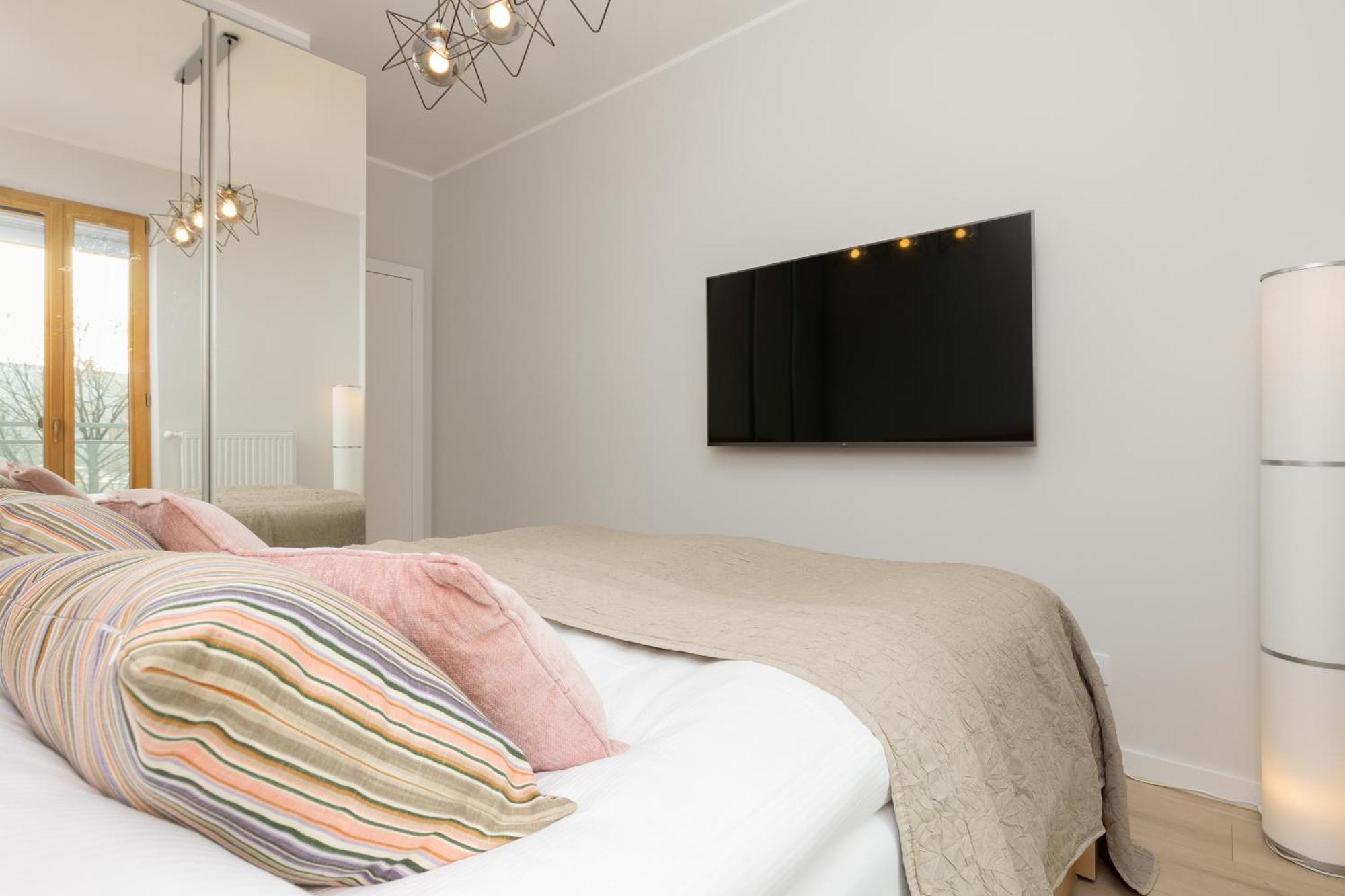 Beautiful Apartament Bobrowiecka With Balcony By Renters Warsaw