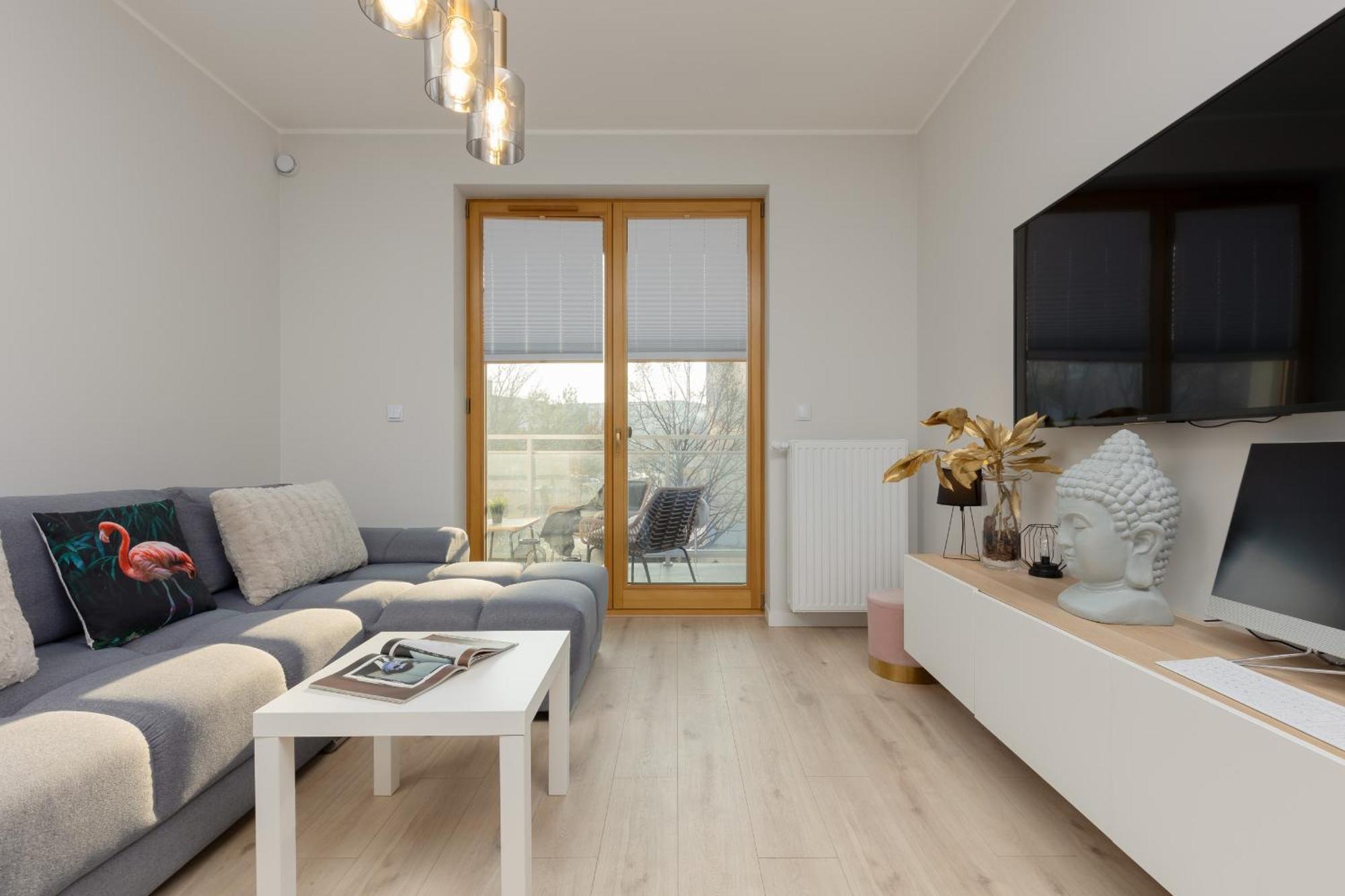 Beautiful Apartament Bobrowiecka With Balcony By Renters *