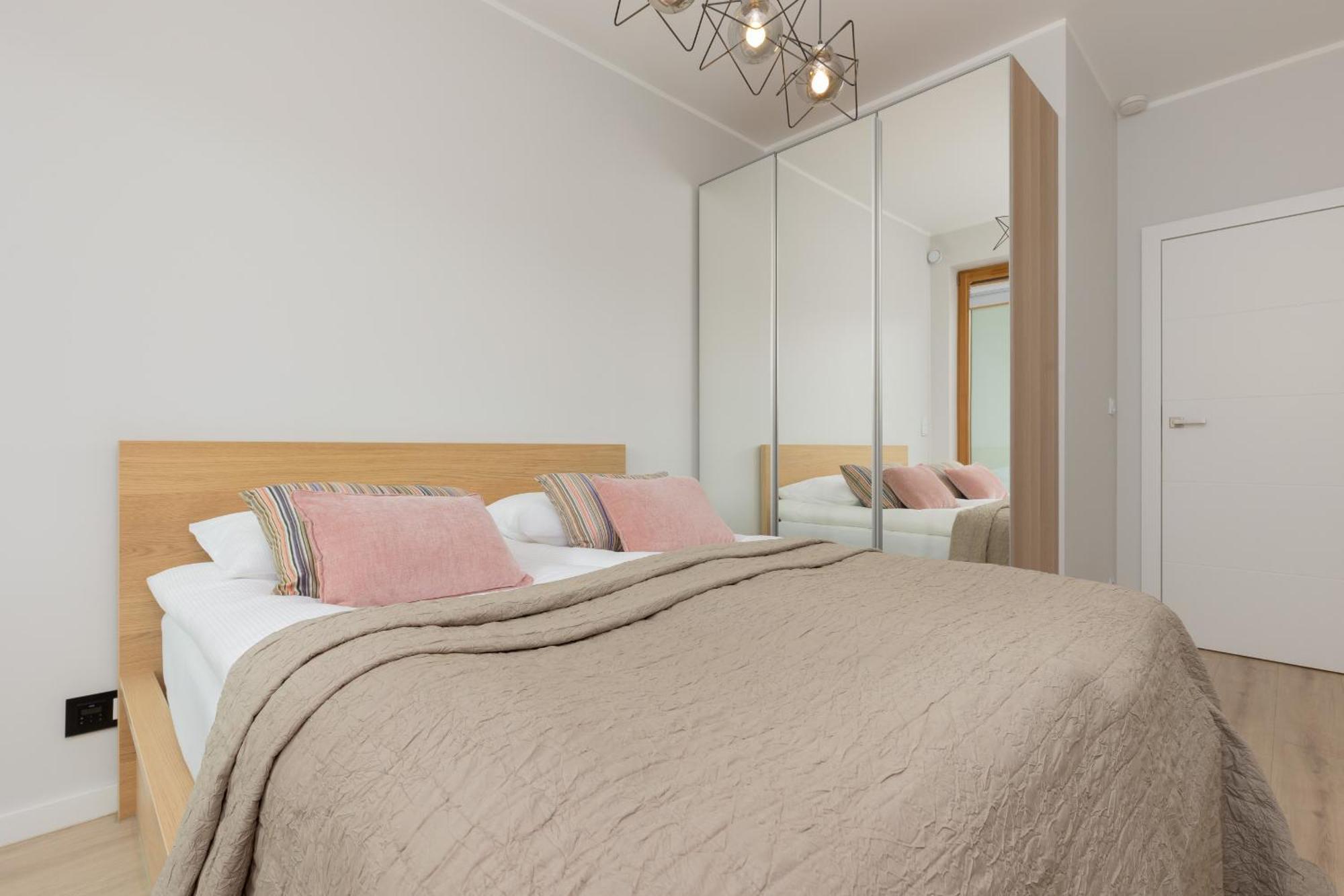 Căn hộ Beautiful Apartament Bobrowiecka With Balcony By Renters