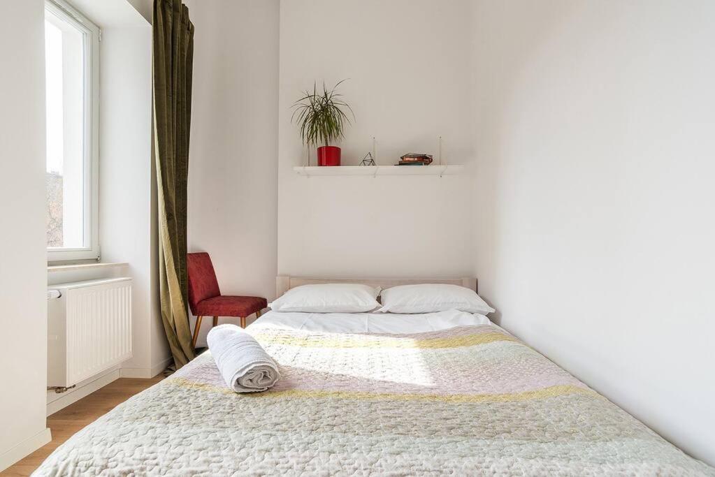 Cozy Flat Near Metro Szwedzka