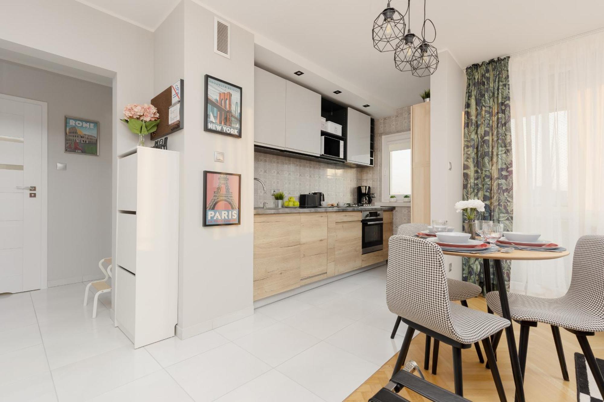 Stylish With Balcony Zoliborz By Renters