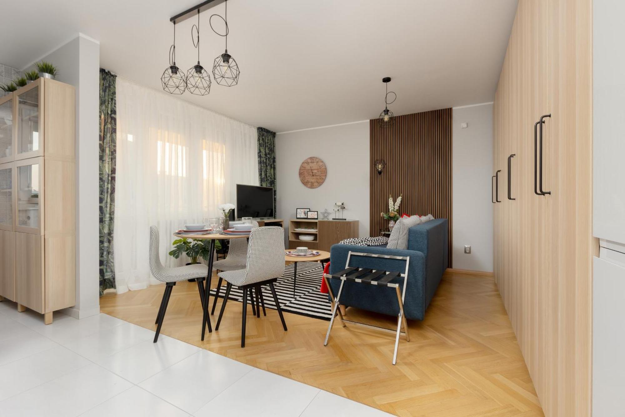 Apartment Stylish With Balcony Zoliborz By Renters Warsaw