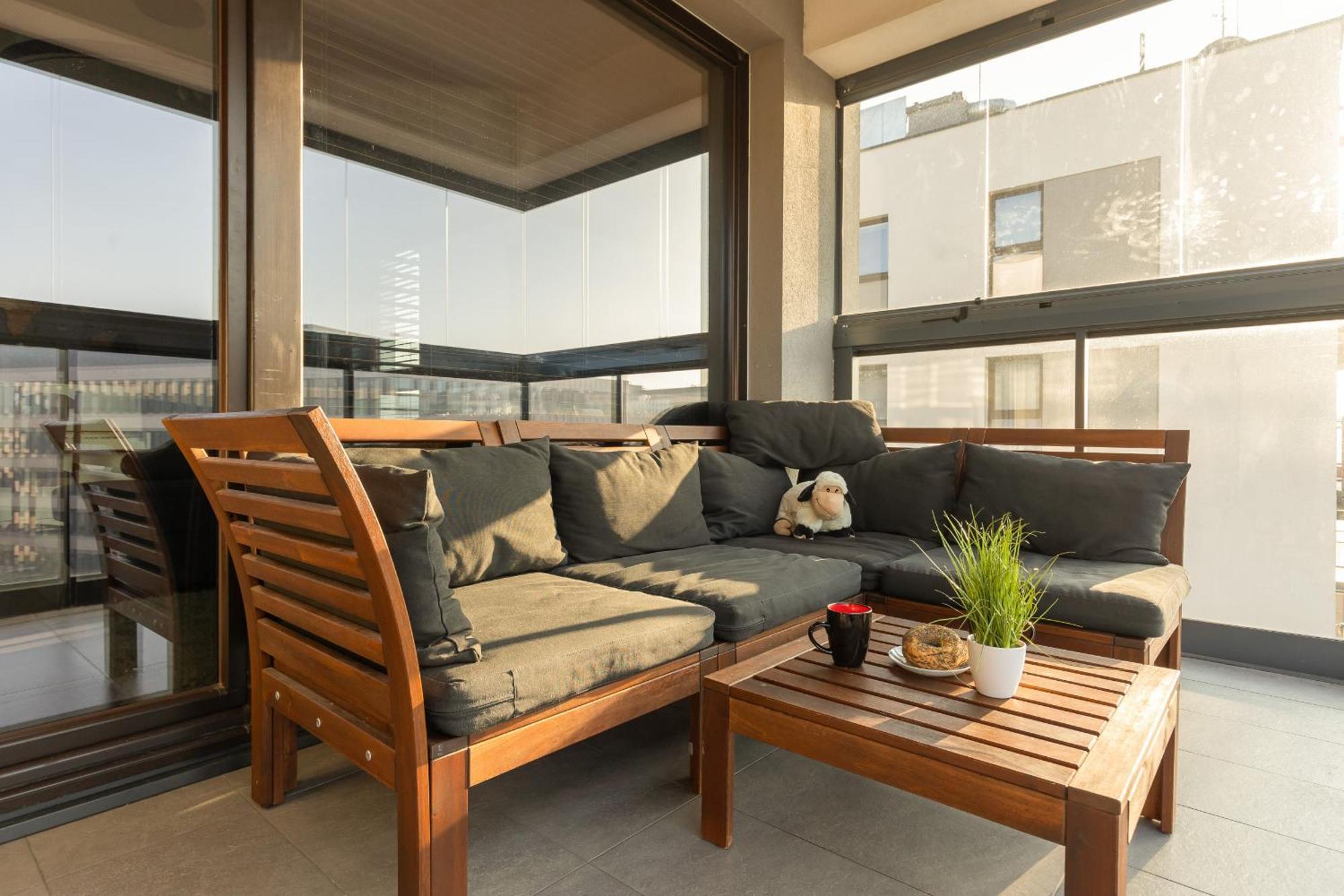Emerald With Parking By Renters Apartment Warsaw