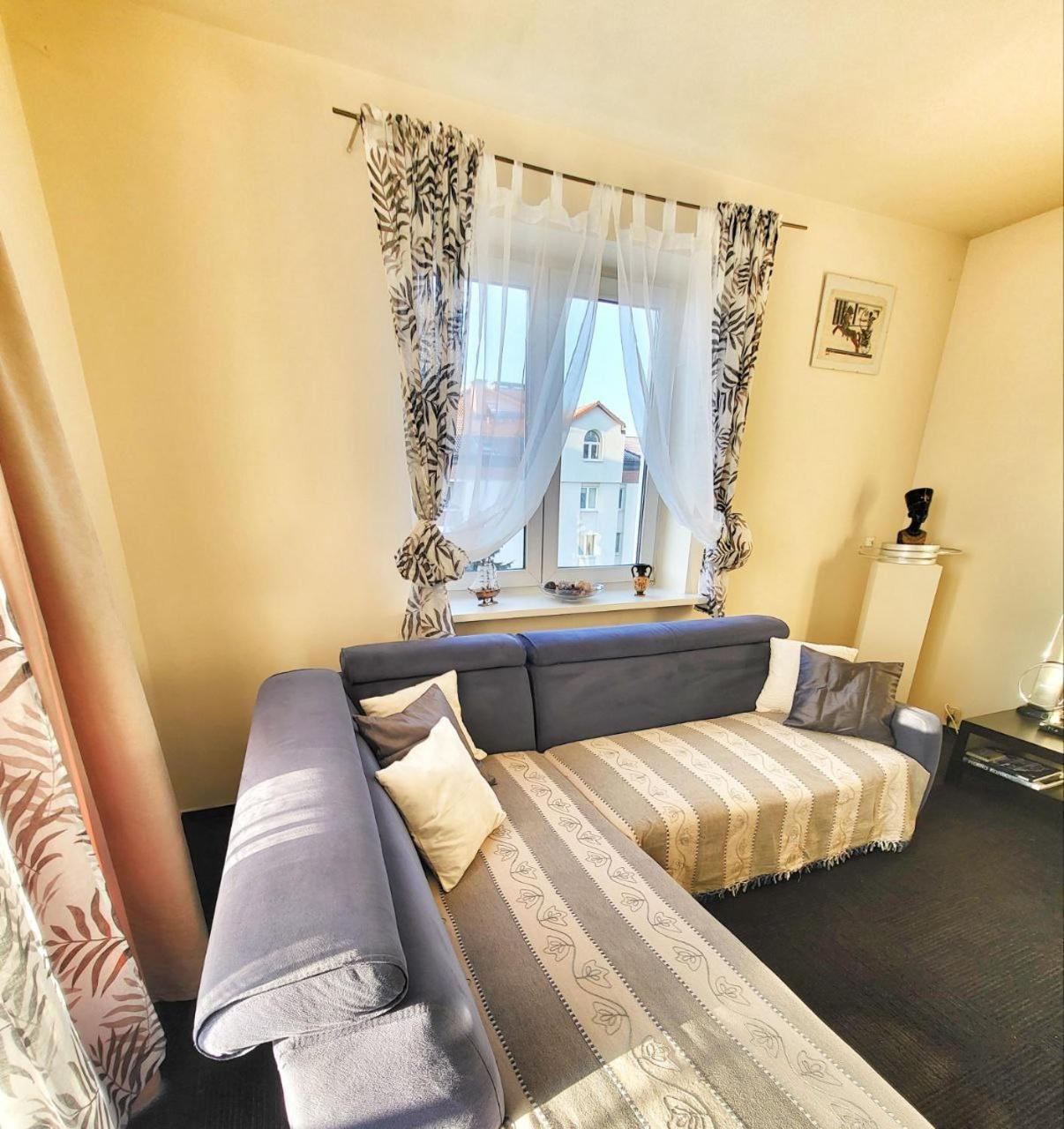 Przy Alejach Jerozolimskich Apartment *