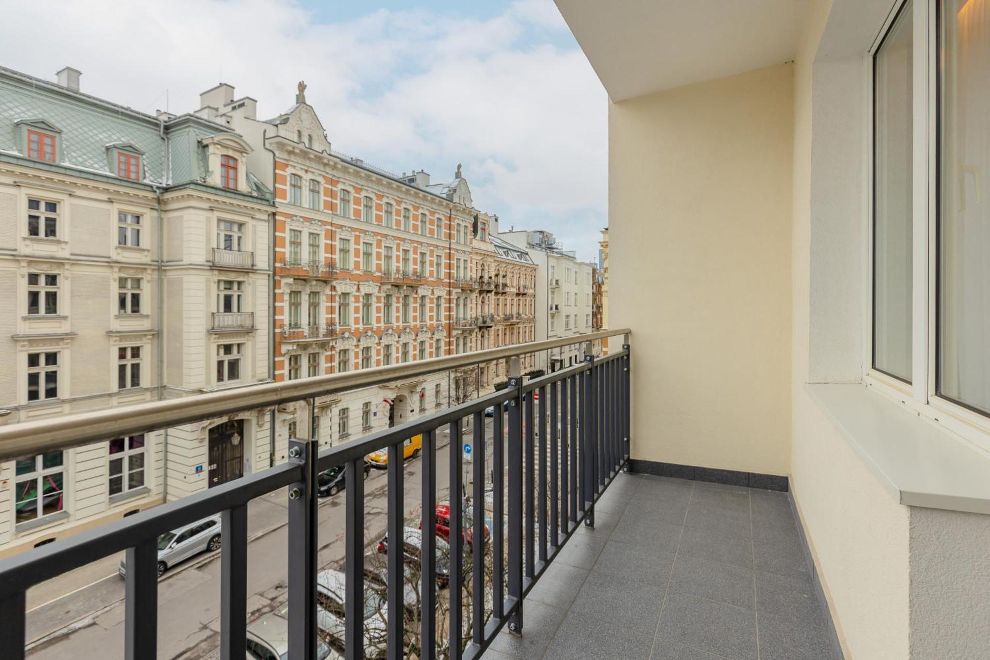 Apartment Lux Blue Moon Center Foksal By Renters Prestige Warsaw