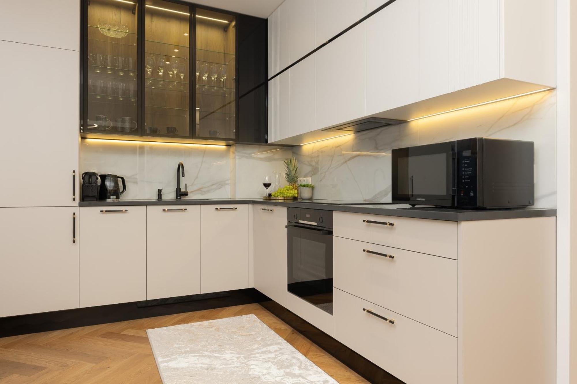 Lux Blue Moon Center Foksal By Renters Prestige