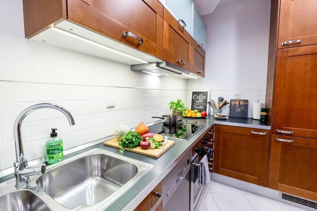 Elegant And Cozy In The Amazing Part Of Downtown *